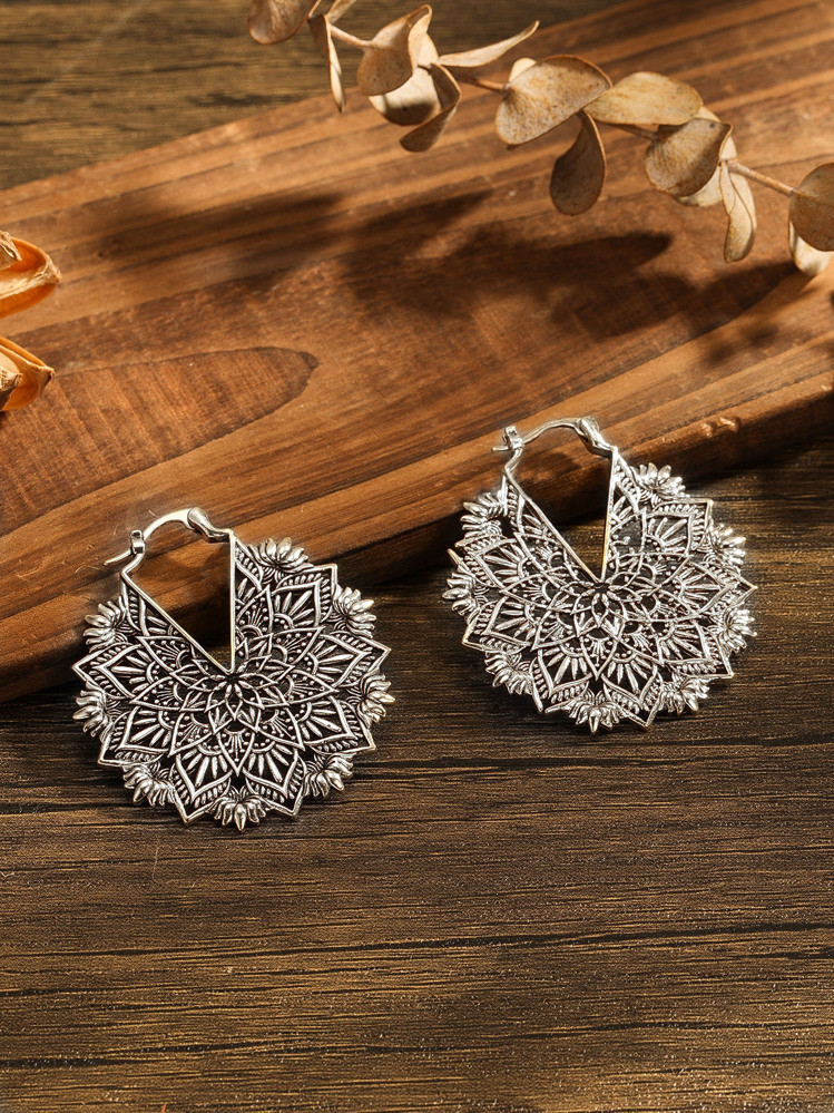 Hollow Out Hoop Earrings | SHEIN