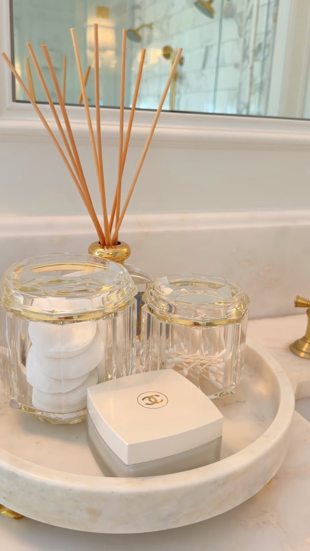 Some of my favorite ways to organize my bathroom essentials and pretty ways to style your bathroom