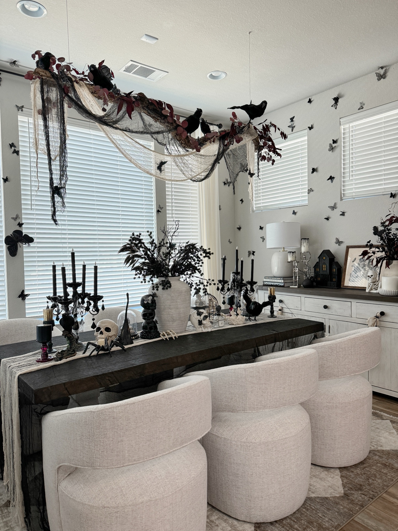 Halloween dining room decor 

Halloween decorations, Halloween dinner party, Halloween DIY, Halloween unique ideas 

#LTKSeasonal #LTKHalloween #LTKParties