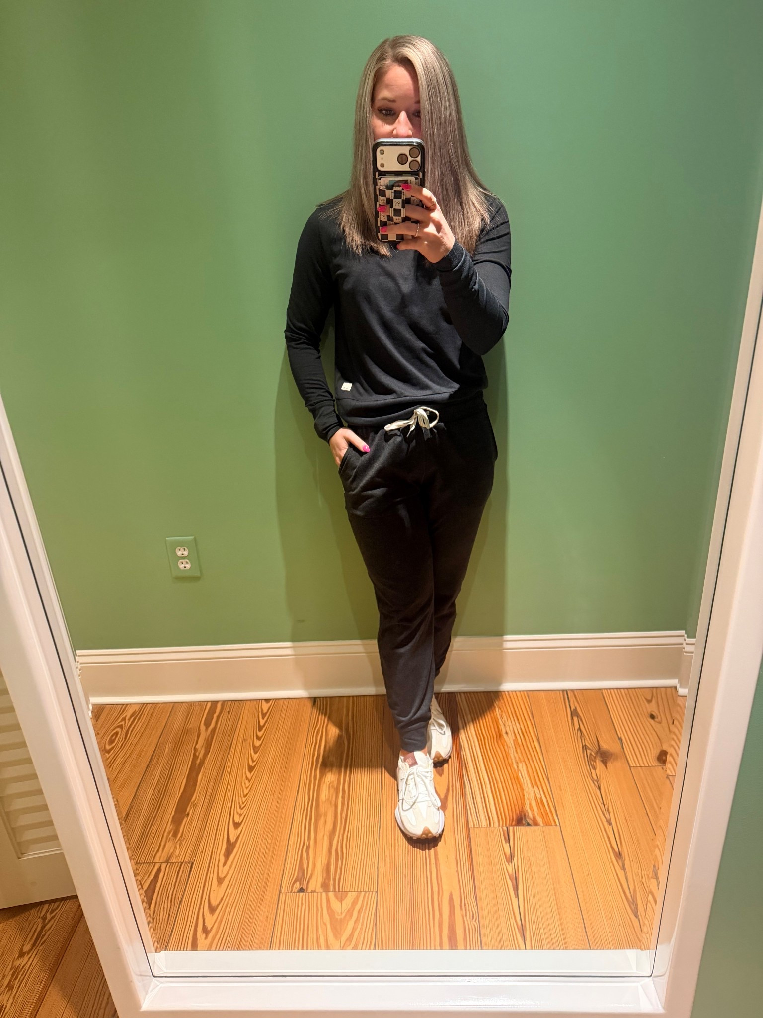 I’m obsessed with this Vuori Set! I want it in all colors now! The joggers fit me perfectly and I’m only 5’1” so I’m always happy when I find pants that fit correctly 🤣 and it’s so buttery soft and comfy. I got this set as my “recovery from surgery present” as I will be living in this for a few weeks after surgery 😜

#LTKPetite #LTKootd #LTKselfcare