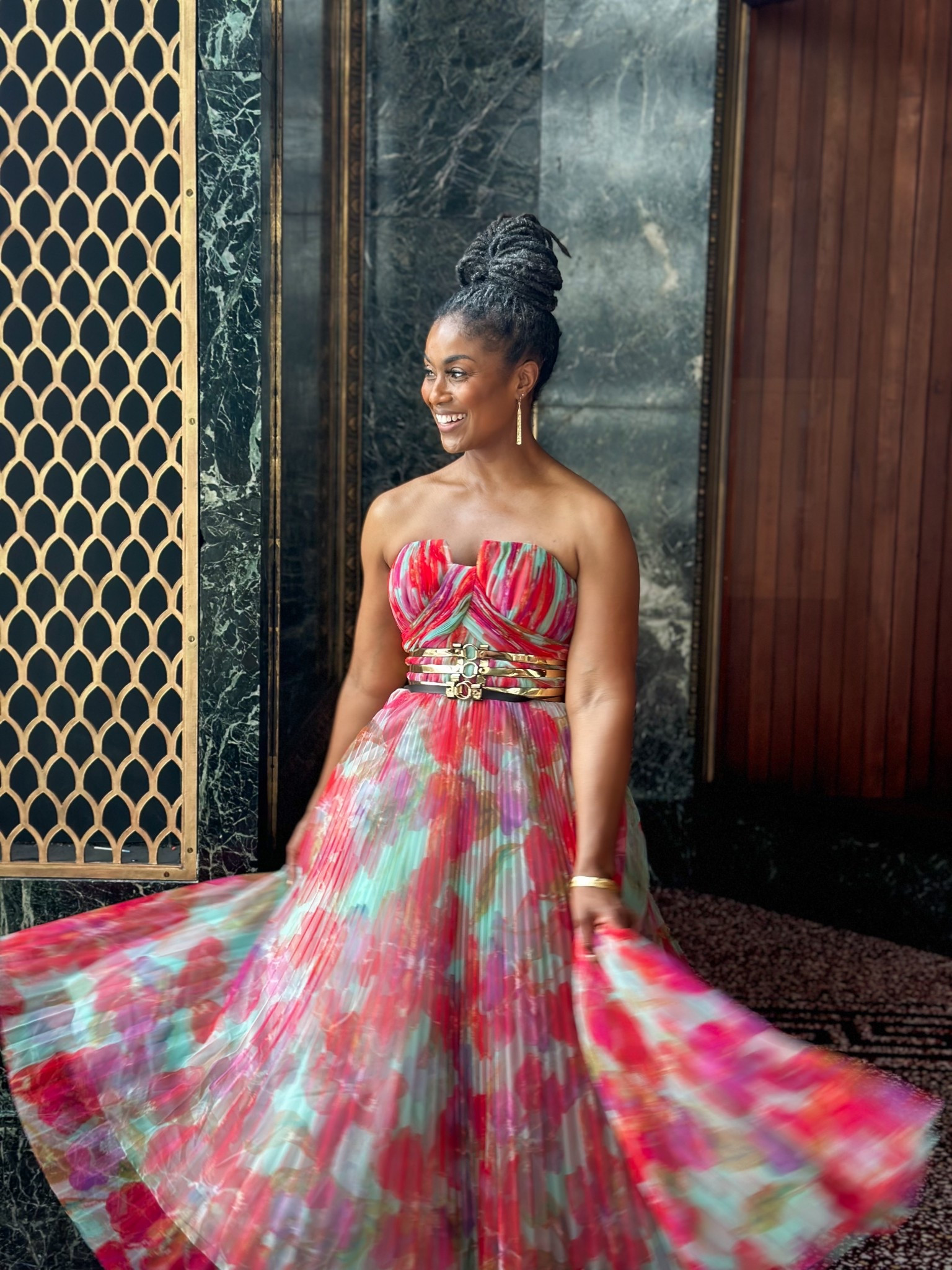 Add this dress to your cart immediately! It’s perfect for a summer wedding, gala, date night and more! 