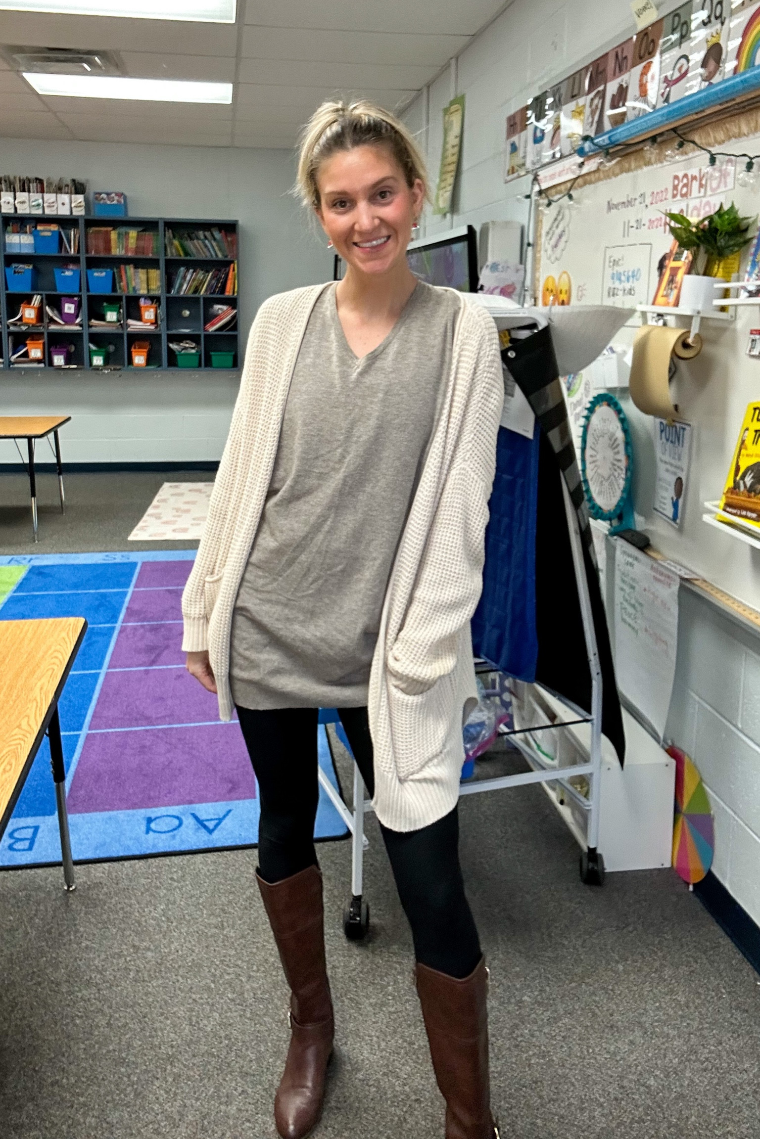 Comfy, casual teacher ootd
Sweater has pockets, size medium
Boots, bought these years ago but linked similar ones!