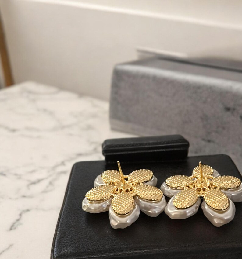 Pearl Flower Blossom Earrings, Flower Stud Pearl Earrings, Daisy Bridesmaid Gift Earrings, Weddin... | Etsy (US)