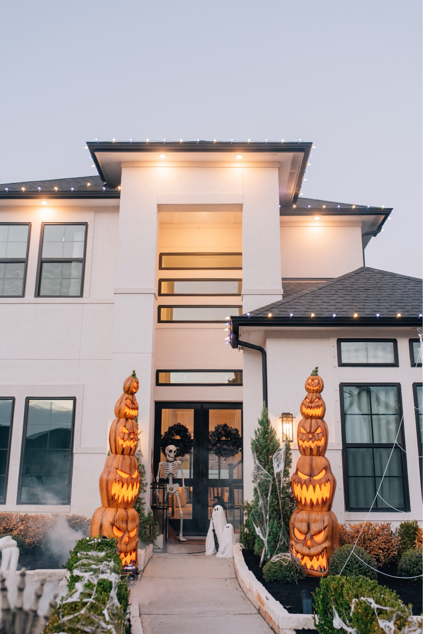 Entrance halloween decor

#LTKHome #LTKHalloween #LTKHoliday