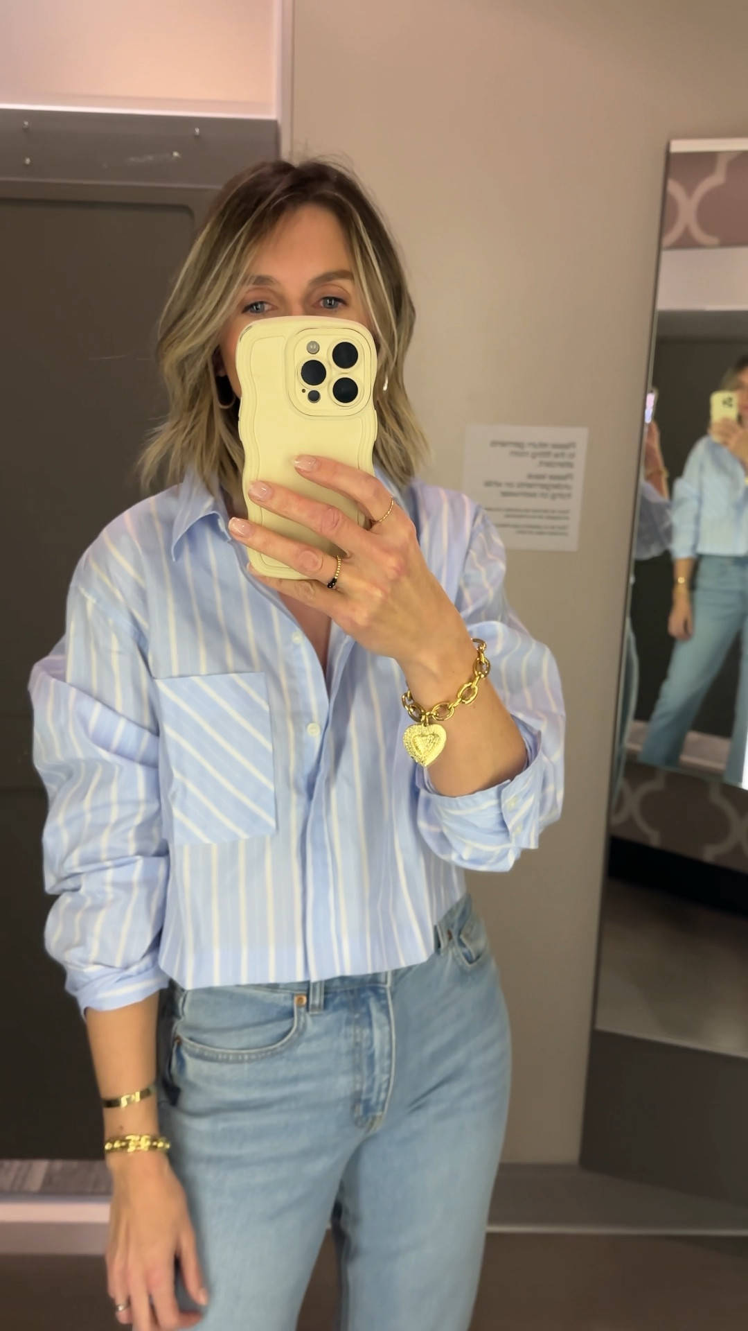 this shirt… i love! the oversized pocket. the boxy fit. the crop. the stripe. the quality. the $18 price tag…chefs kiss. 💋 wearing a small. 


#stylevlog #relatable #effortlessstyle #affordablefashion #instastyle #hmstyle #hmjeans #styleover40 #springfit 

#LTKover40 #LTKworkwear #LTKfindsunder50