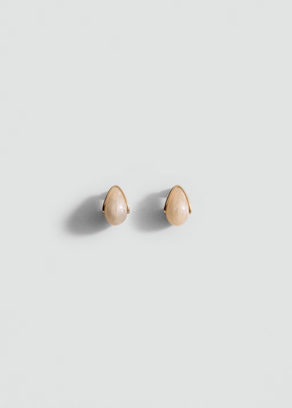 Resin drop earrings - Women | MANGO United Kingdom | MANGO (UK)