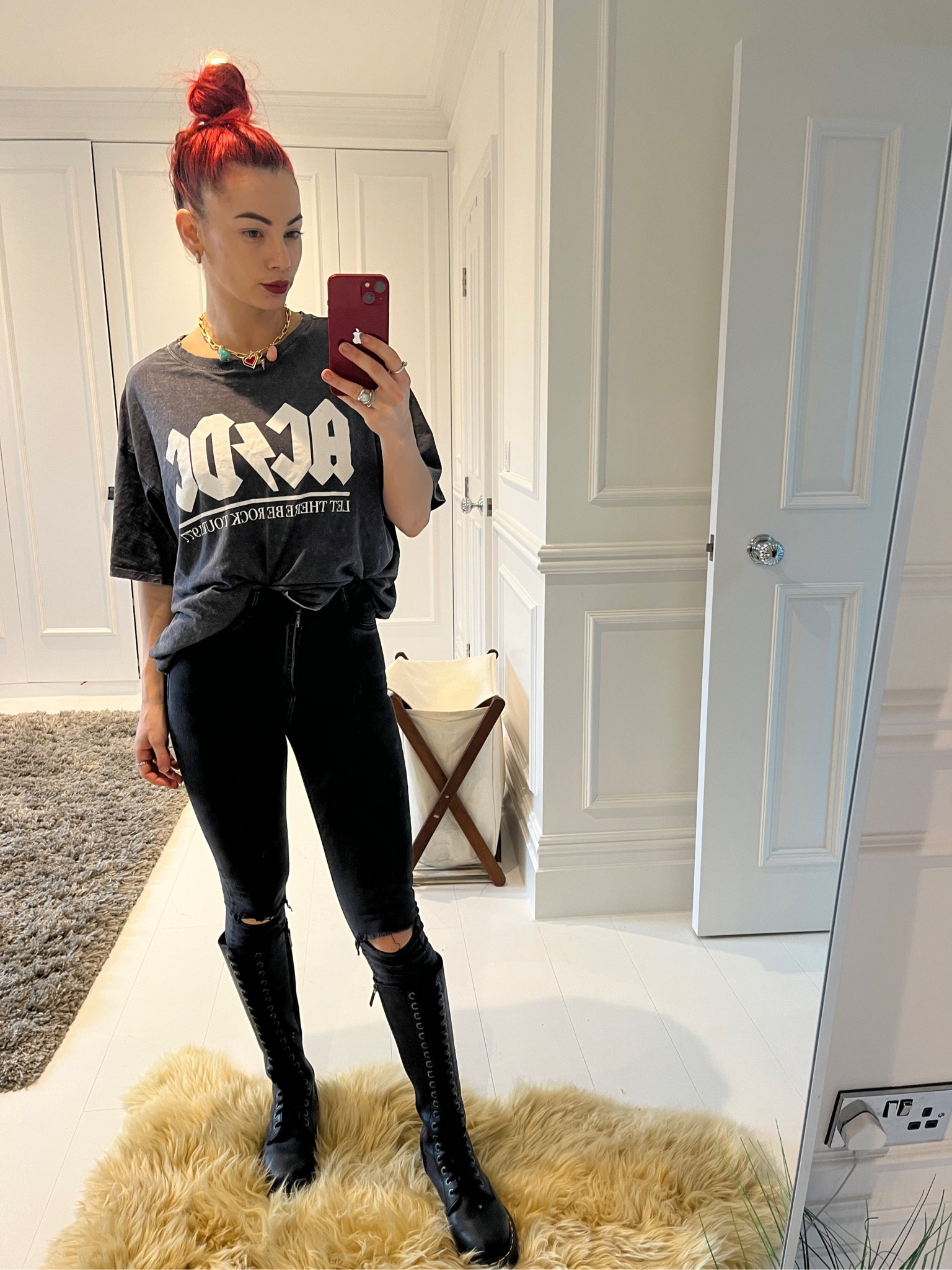 ac/dc shirt skinny jeans and dr martins boots 

#LTKSeasonal #LTKSpringSale #LTKstyletip