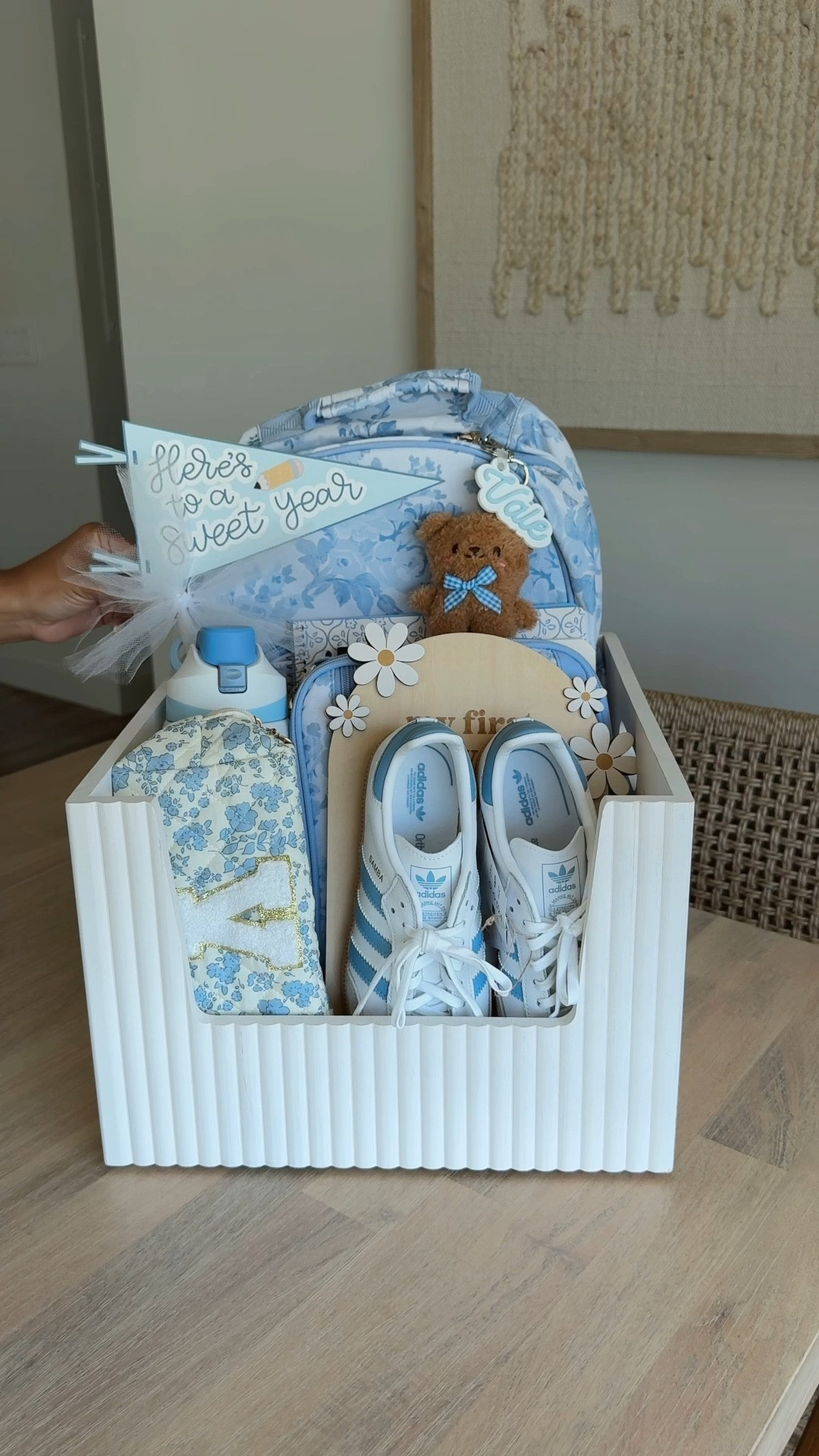 Back to school prep made magical 🤍 ✏️ comment SHOP & I’ll send over everything I used so you can build your own!

There’s something special about fresh supplies & new beginnings & this basket Is filled with everything they actually need for back to school 🏫 

#backtoschool #schoolsupplies #momhack #Itkfamily #Itkkids #backtoschool2025 #diygift #backtoschoolbasket #backpack #lunchbox #adidas #sambas #bows #loveshackfancy #amazon #potterybarn

#LTKKids #LTKFamily #LTKSeasonal