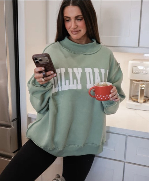 PRE ORDERS ARE LIVE!!!!! Use code CHELSEA10

#LTKootd