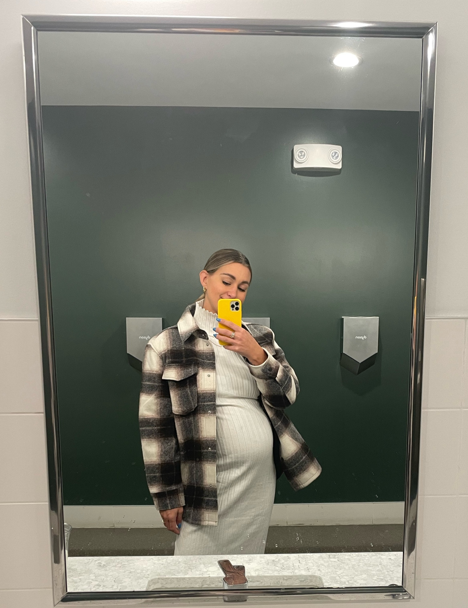 The $40 Amazon maternity dress that we all need for Fall/Winter 

#LTKbump #LTKSeasonal #LTKsalealert