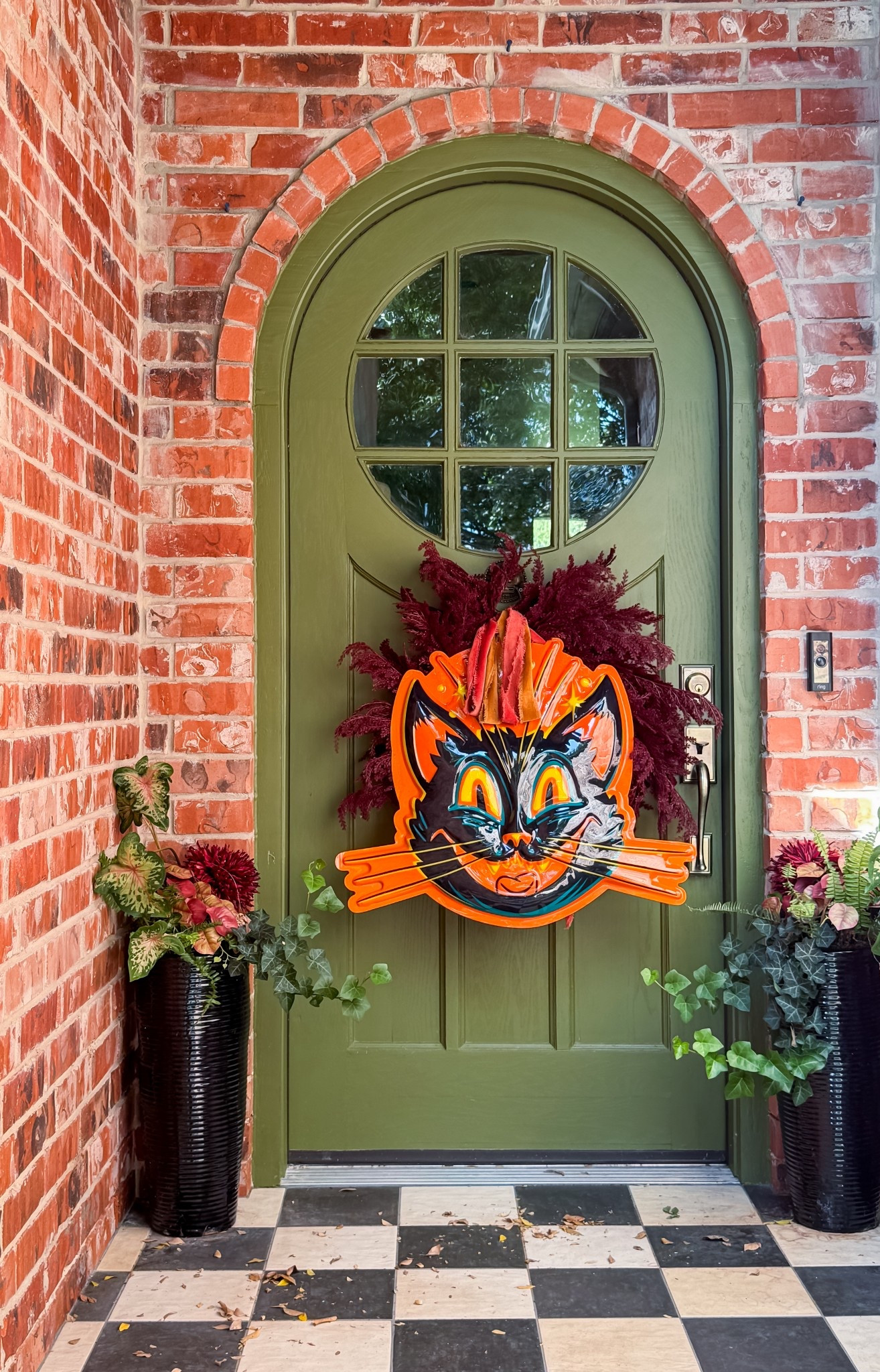 Didn’t overthink it this year… just added a little spooky charm and called it done 🎃🐈‍⬛ Sometimes simple really is the sweetest. A few moody textures, a bold pop of Halloween nostalgia, and I’m officially in the spirit!

#simpleyetfestive #eclectichalloween #moodymaximalist #spookyseason #eclectichome #fallvibes #vintagehalloweendecor #halloweendecorideas #seasonalstyling #collectedhome

#LTKHalloween #LTKHome #LTKSeasonal