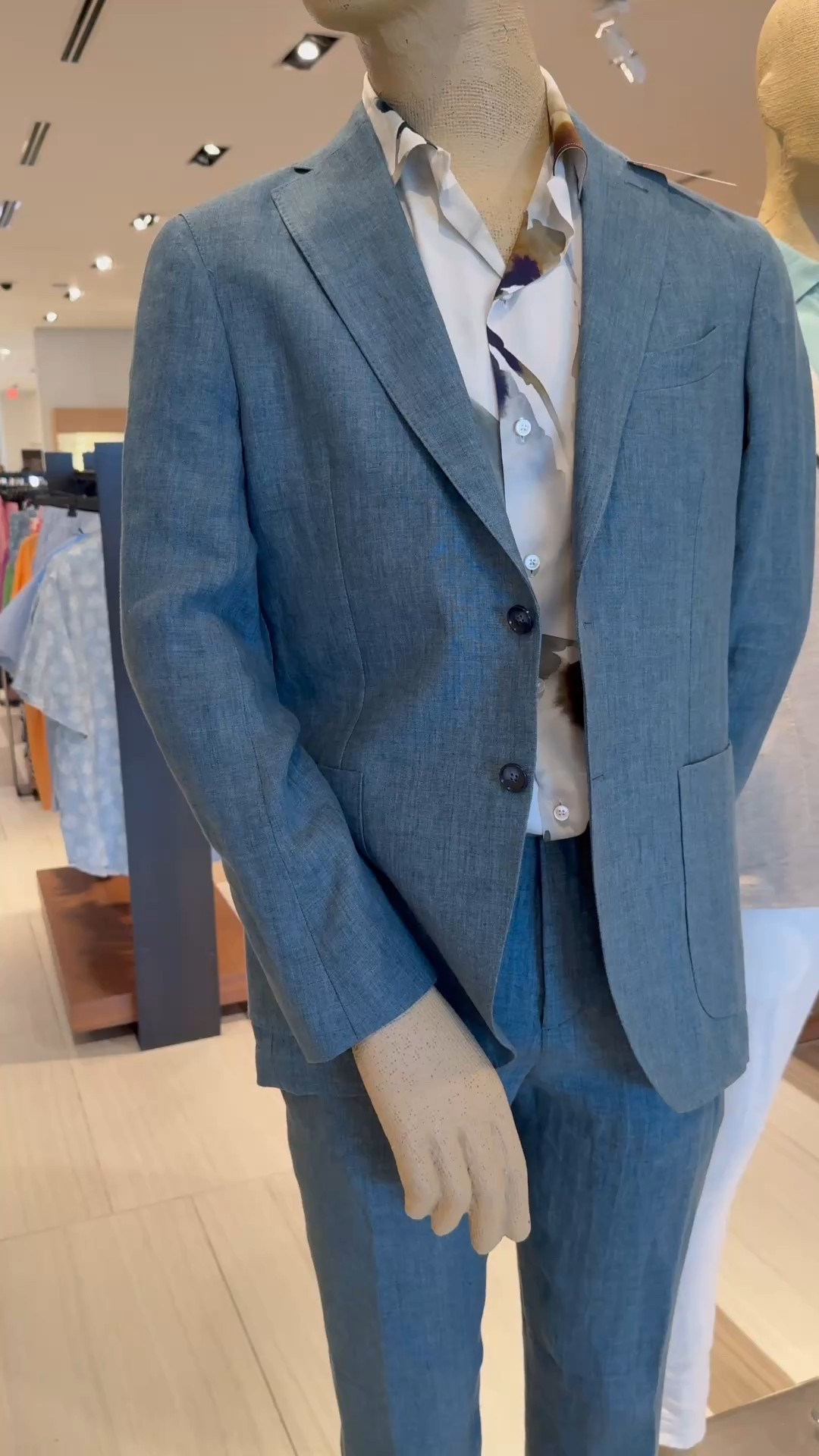 The perfect linen suit in this beautfiul green color perfect to wear for all your smart, casual events. Pair this with a fitted crewneck t-shirt or polo shirt for a modern look.

#LTKWorkwear #LTKStyleTip #LTKMens