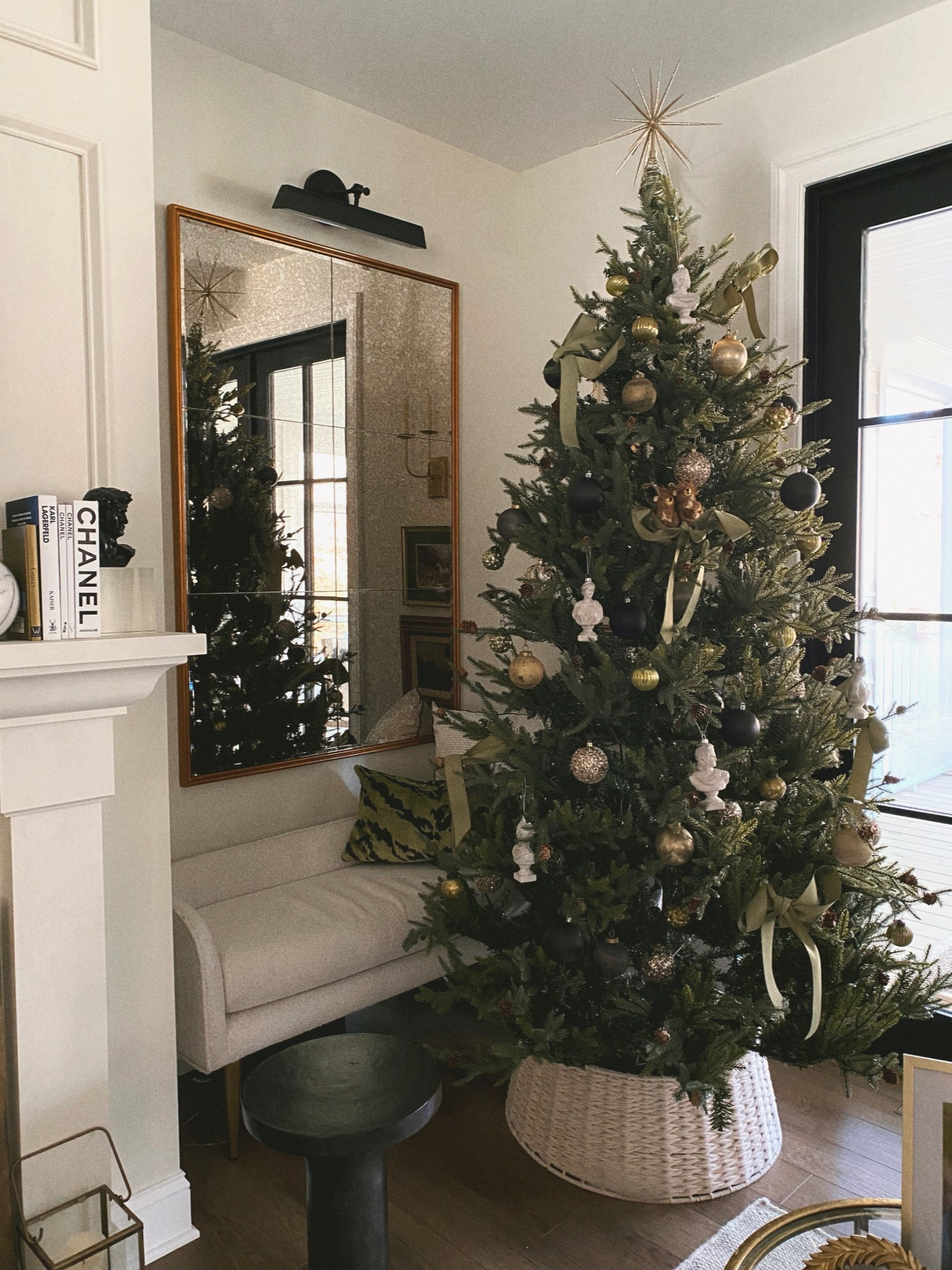 Christmas tree and holiday decor sales now 

#LTKCyberWeek #LTKSeasonal #LTKHoliday