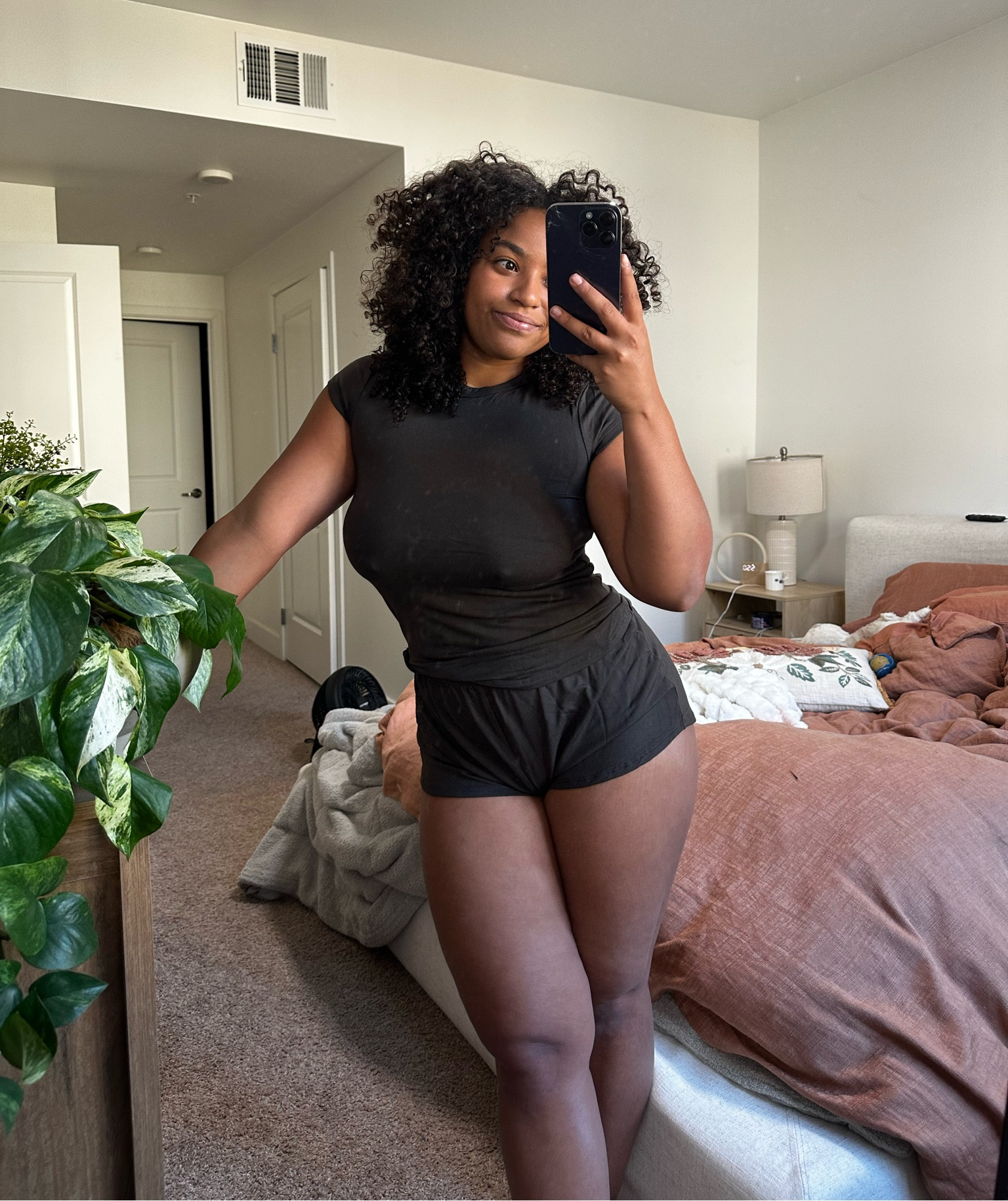 softest sleep set to ever do it!! 🤍✨
wearing a size medium in top & bottom!! 