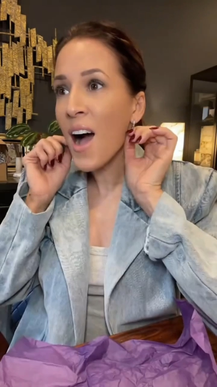 My new and favorite Melinda Maria earrings! For you and a friend, these make great gifts! 
Use code : KATEPERIS for 10% off!

#LTKjewelry

#LTKGiftGuide #LTKVideo