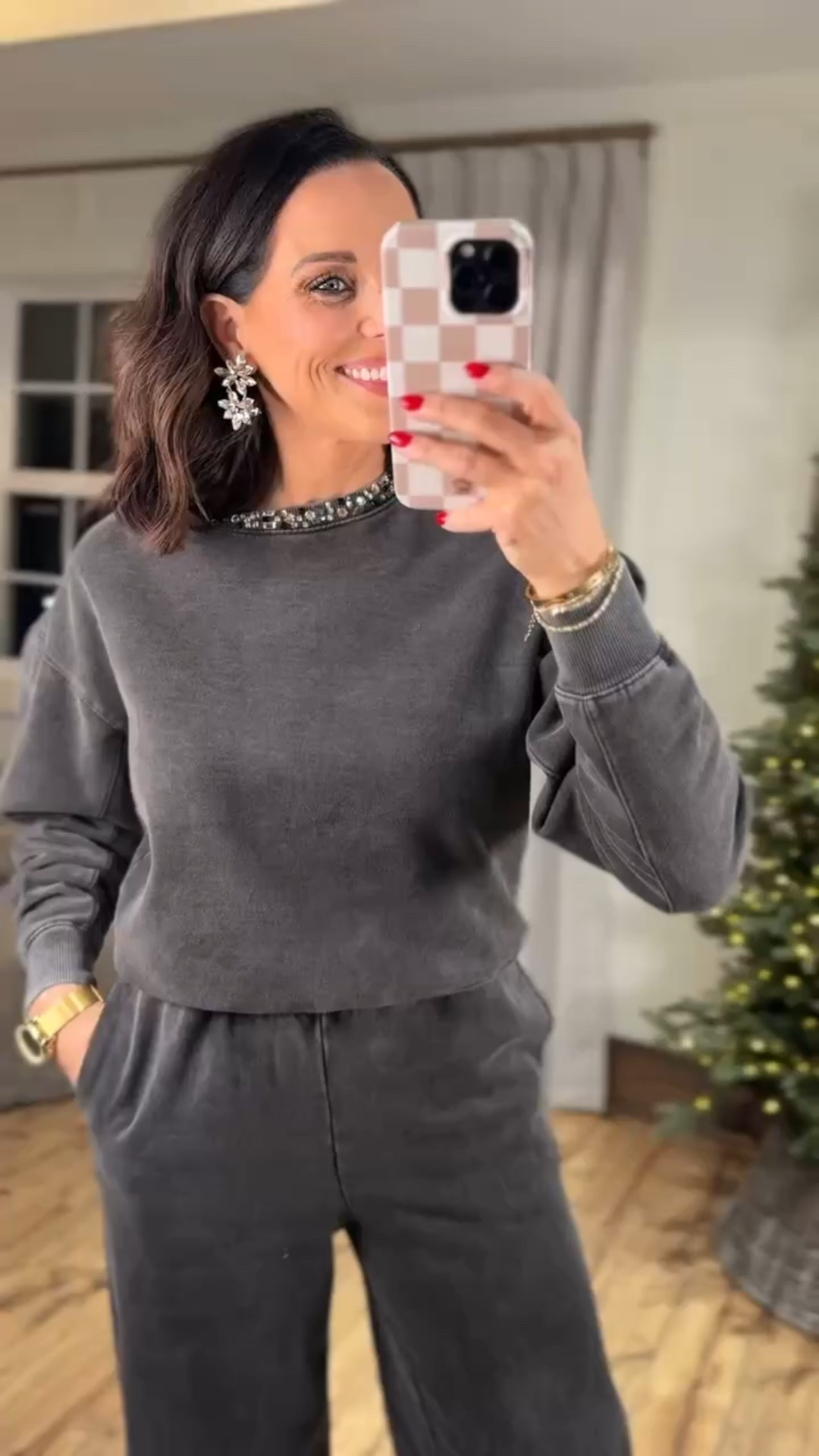 Loving the subtle sparkle on this rhinestone collar it’s so cute for the holidays! These viral sweatpants are back in stock they are so good, ya’ll! Aprilwilks vintage picking Walmart fashion finds viral Walmart sweatpants Walmart Christmas sweater #walmartpartner #walmartfashion #commissionedlinks

#LTKFindsUnder50 #LTKHoliday #LTKSeasonal
