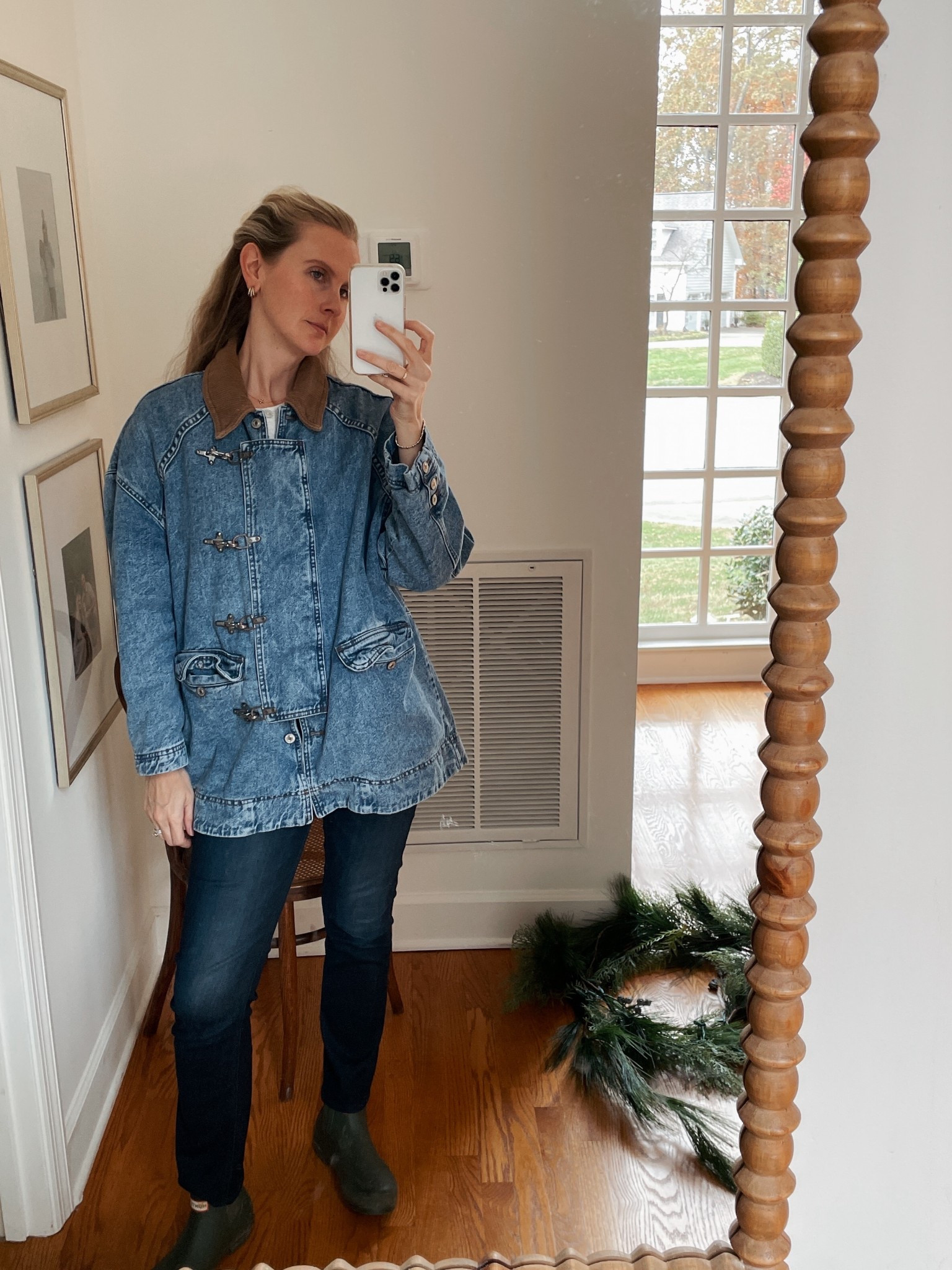 Barn coat, mother jeans, hunter boots  

#LTKootd