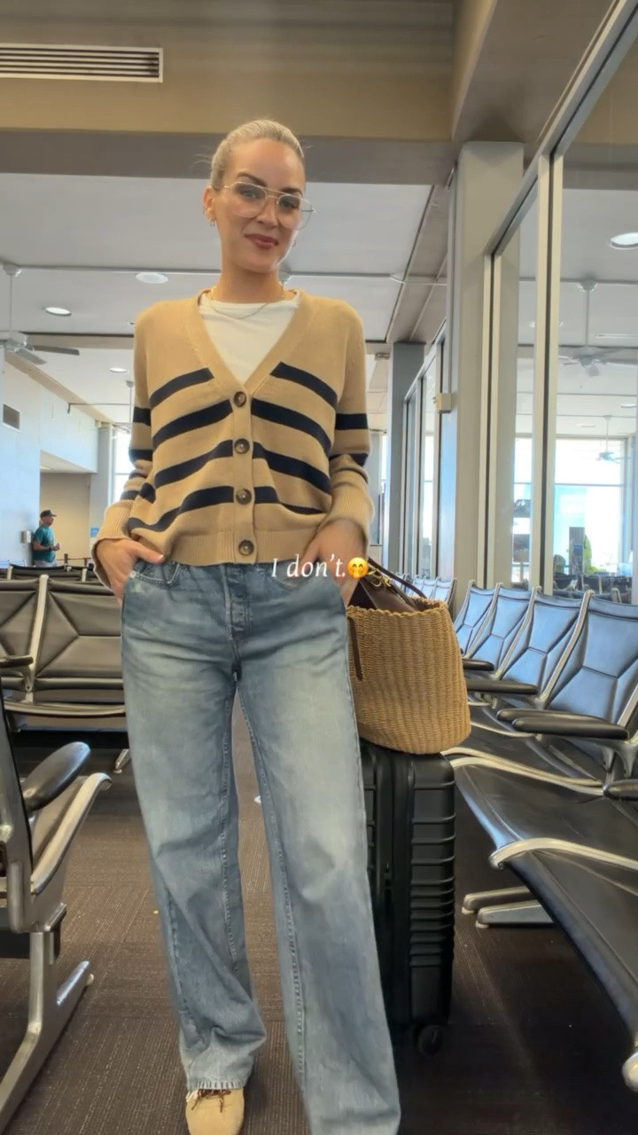 Travel OOTD - the comfiest pair of jeans 🤭

#LTKootd #LTKdayinmylife #LTKTravel