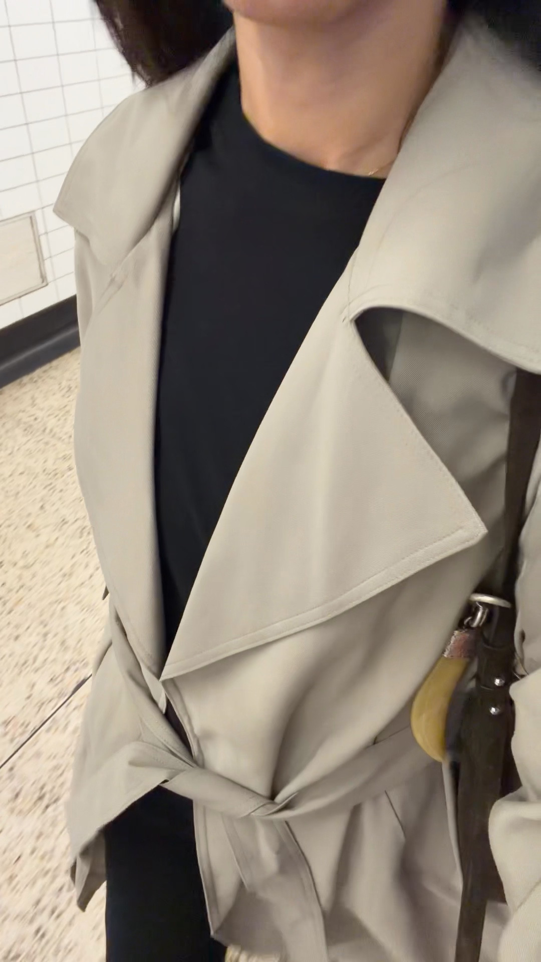 Fluid trench wearing size L for an oversized fit 
Capri pants size XS 