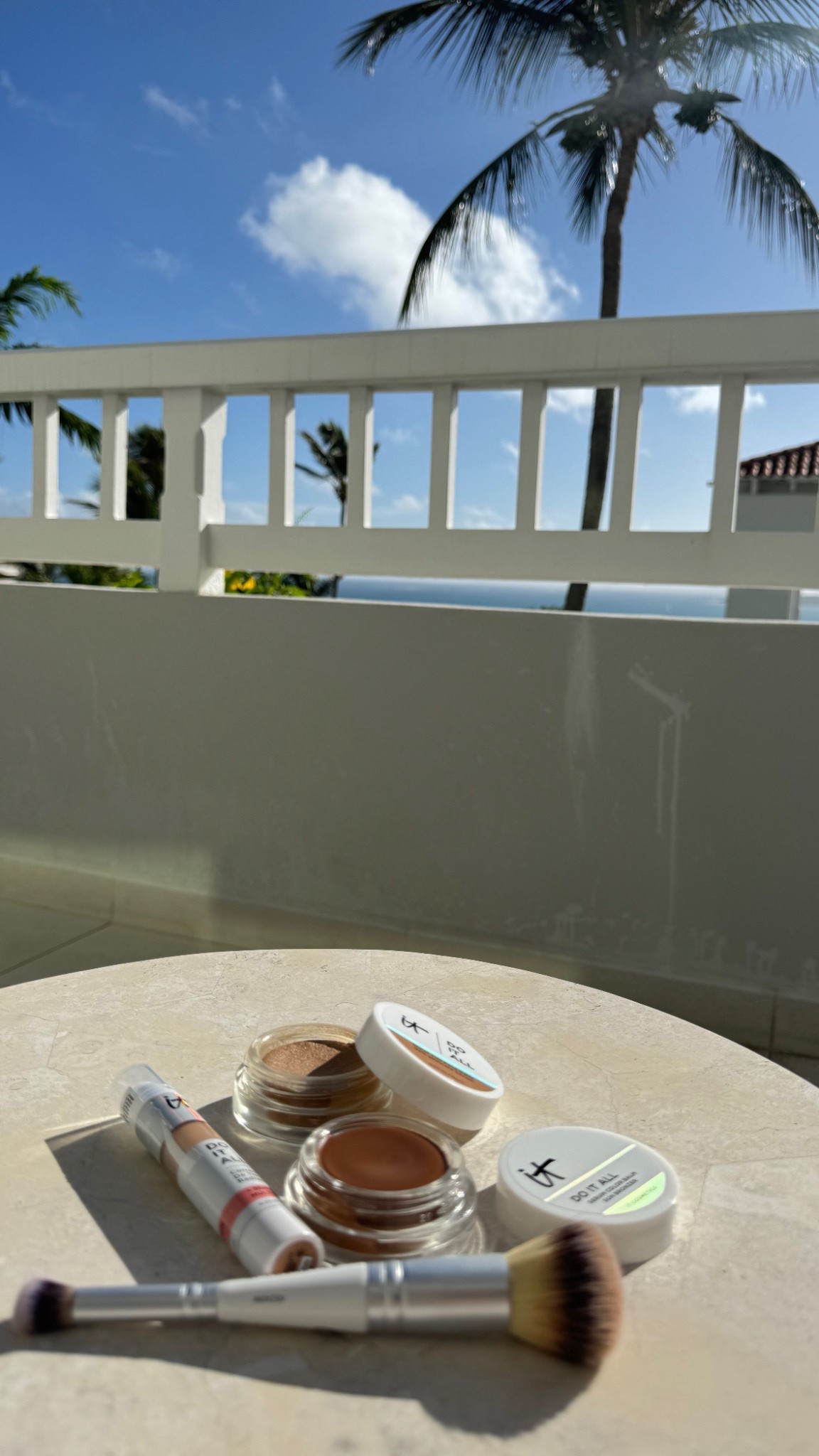  I’ve tried hundreds of foundations and this new launch from @itcosmetics is different than them all…it’s like a tinted moisturizer and foundation balm in a single formula.  The inclusion of collagen peptide, hyaluronic acid and vitamin E make this formula 92% skincare based. The sheer but buildable coverage imparts a radiant finish that doesn’t look oily…Do It All is in a class of its own! My match is Medium Tan Warm 320; let me know if you have any questions or would like a shade match suggestion. 

xx #beautyprofessor #foundationphile #foundationtryon 

#LTKBeauty #LTKmorningroutine #LTKgrwm