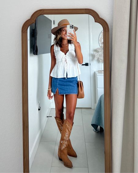 country concert / festival outfit ideas from American Eagle. wearing an XS💗