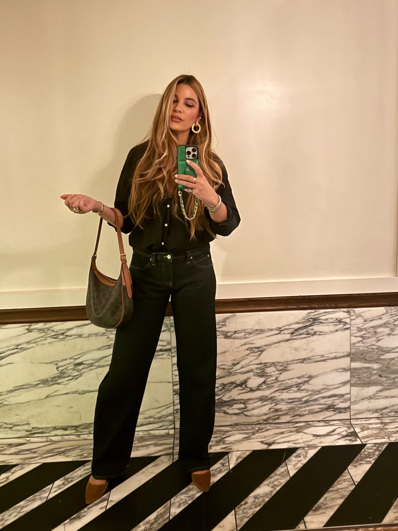 Night out ⚡️
Top: medium
Jeans: 27
Earrings —vintage Chanel (linked similar style)
Shoes: TTS
Hair: sea glass + t3
Lips: brownie nude liner + 503 eccentrico lipstick 

#LTKdayinmylife #LTKBeauty #LTKHoliday