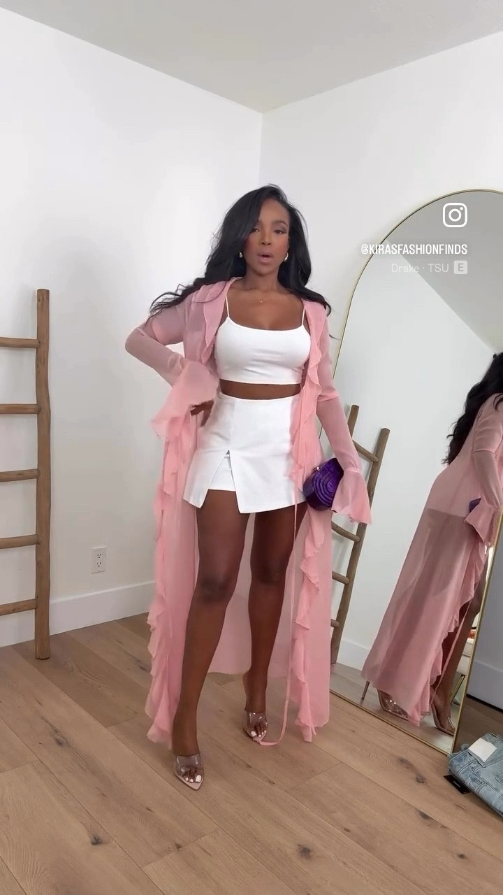 Scroll to shop this flirty summer look 💕

A crisp white set layered with a lightweight flowy duster instantly elevates the outfit. Perfect for vacation, brunch, beach dinners, or girls night.

📏 Measurements: 5’4”, 140 lbs, 34D bust, 27” waist, 40” hips

#LTKTravel #LTKootd #LTKPetite