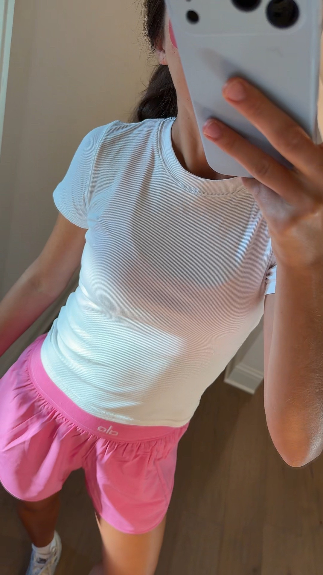 morning walk #OOTD! love the new paradise pink from @Alo Yoga  
@Vuori US 
@Nike US  @Hanes
#workoutoutfits #walkingoutfit #pinkoutfitinspo #everydayoutfit

#LTKfitnessgoals #LTKActive #LTKootd