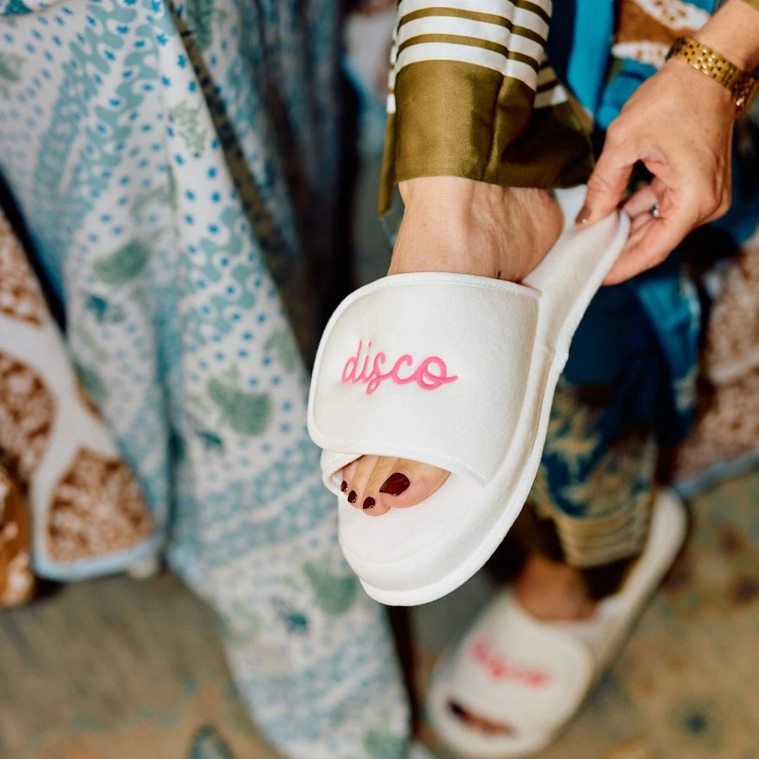 Adjustable Slippers | Weezie Towels