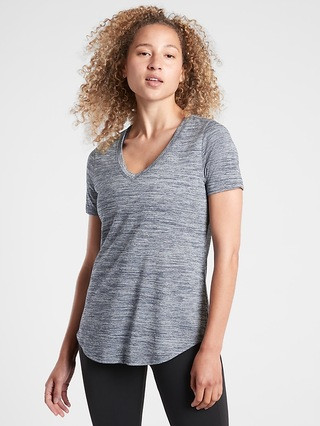 Breezy Scoop V-Neck Tee | Athleta