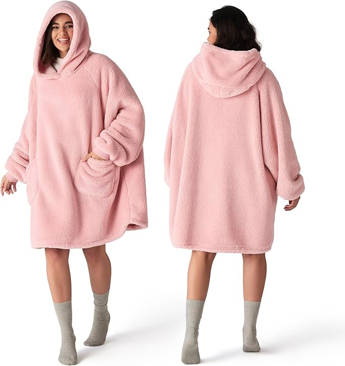 Bedsure Wearable Blanket Hoodies for Women- Gifts for Girlfriend, Warm Cozy Fluffy Birthday Chris... | Amazon (US)