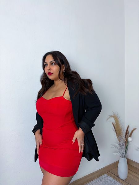 Red curvy mini dress 

#LTKstyletip #LTKunder100 #LTKcurves