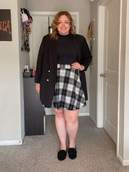 Plus size plaid skirt fall - decided to make this one more College professor vibes with the loafers and blazer.

Code tarajanestyle for 15% off at SHEIN

#LTKstyletip #LTKfindsunder50 #LTKplussize