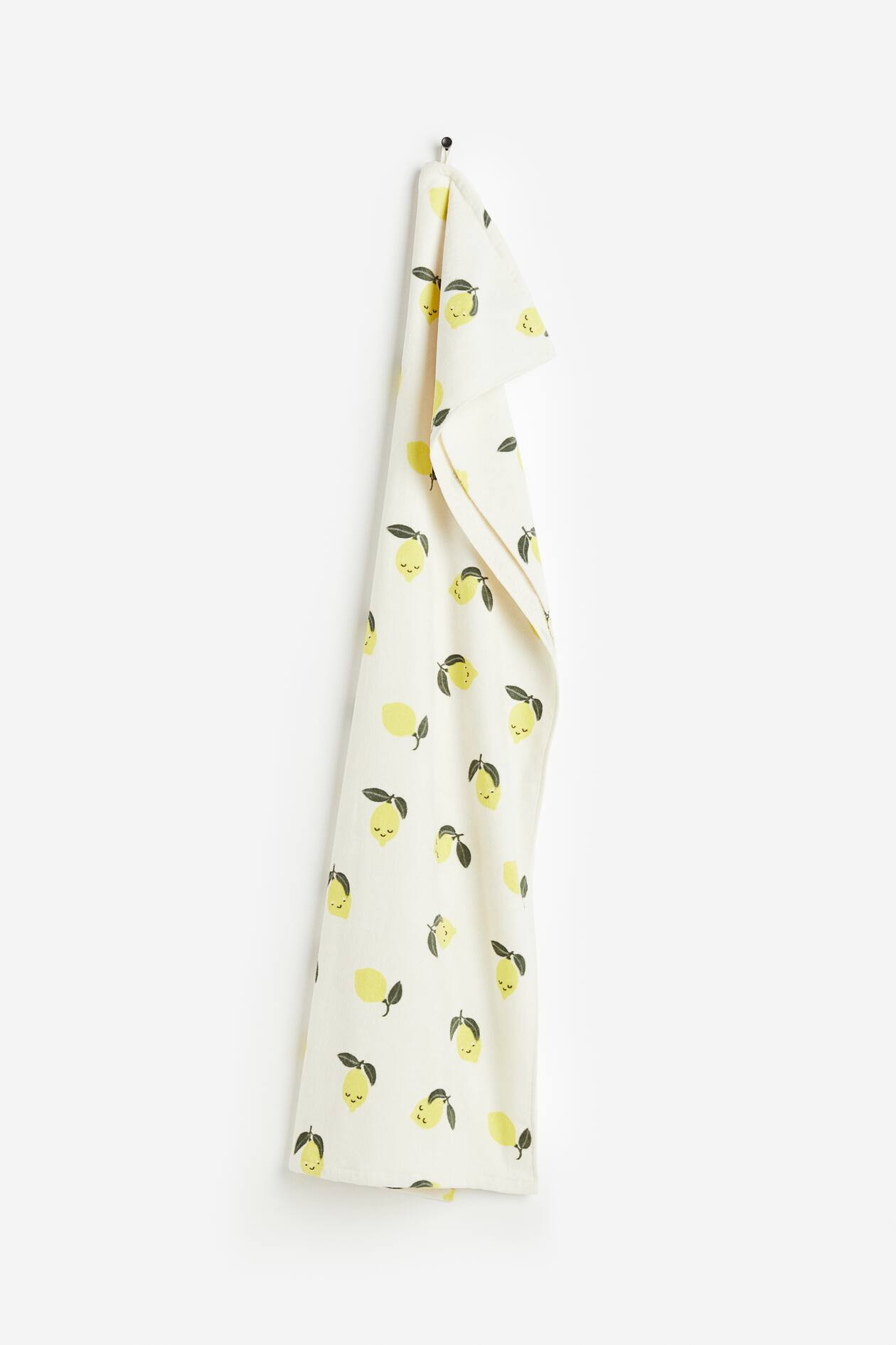 Patterned bath towel | H&M (UK, MY, IN, SG, PH, TW, HK)