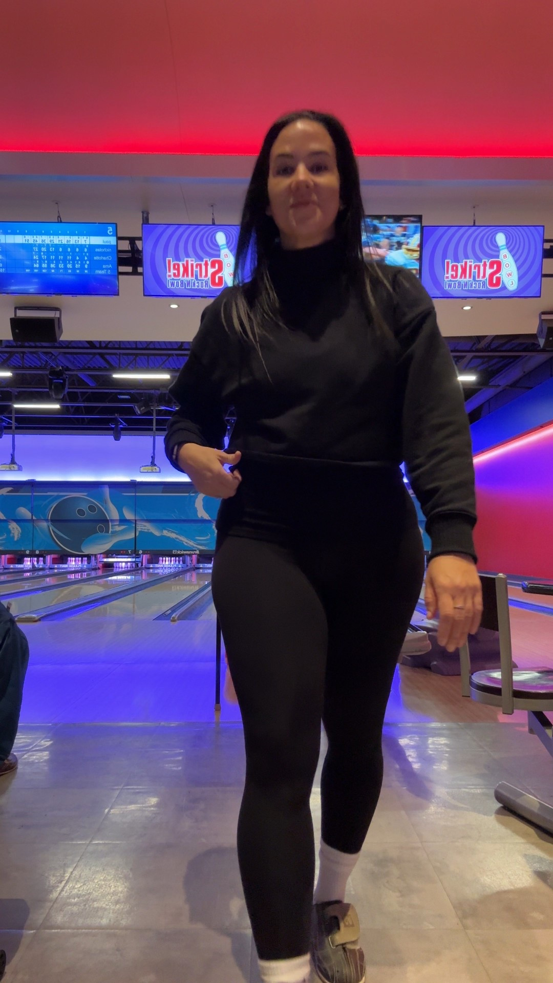 Family day at Clifton Hill 🎳💙 Comfort > everything! This cozy, casual look was perfect for chasing the kids, bowling strikes (or trying to 😅), and grabbing ice cream after.

If you’re looking for comfy basics that still look pulled together — this sweatshirt + leggings combo is a lifesaver. Add neutral sneakers and thick socks for that effortlessly cool “mom on the go” vibe.

✨ Shop the full look on my LTK: [insert your LTK link here]
#MomStyle #FamilyFunDay #CasualOOTD #AthleisureLook #ComfortAndStyle #OOTDCanada #LTKStyle #LTKFall #LTKMom #RealMomStyle #WeekendOutfit #LTKOutfit #FallOutfitInspo #LTKFashion