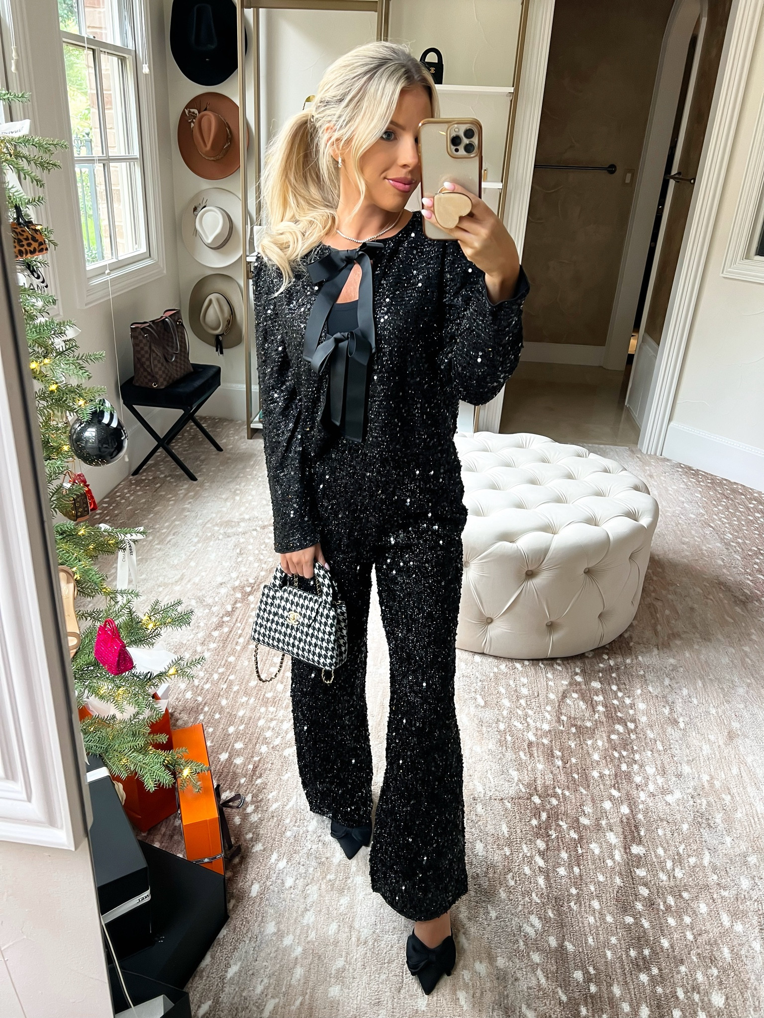 Macy15 for 15% off! Avara. Sequin set. Holiday party. Christmas party 