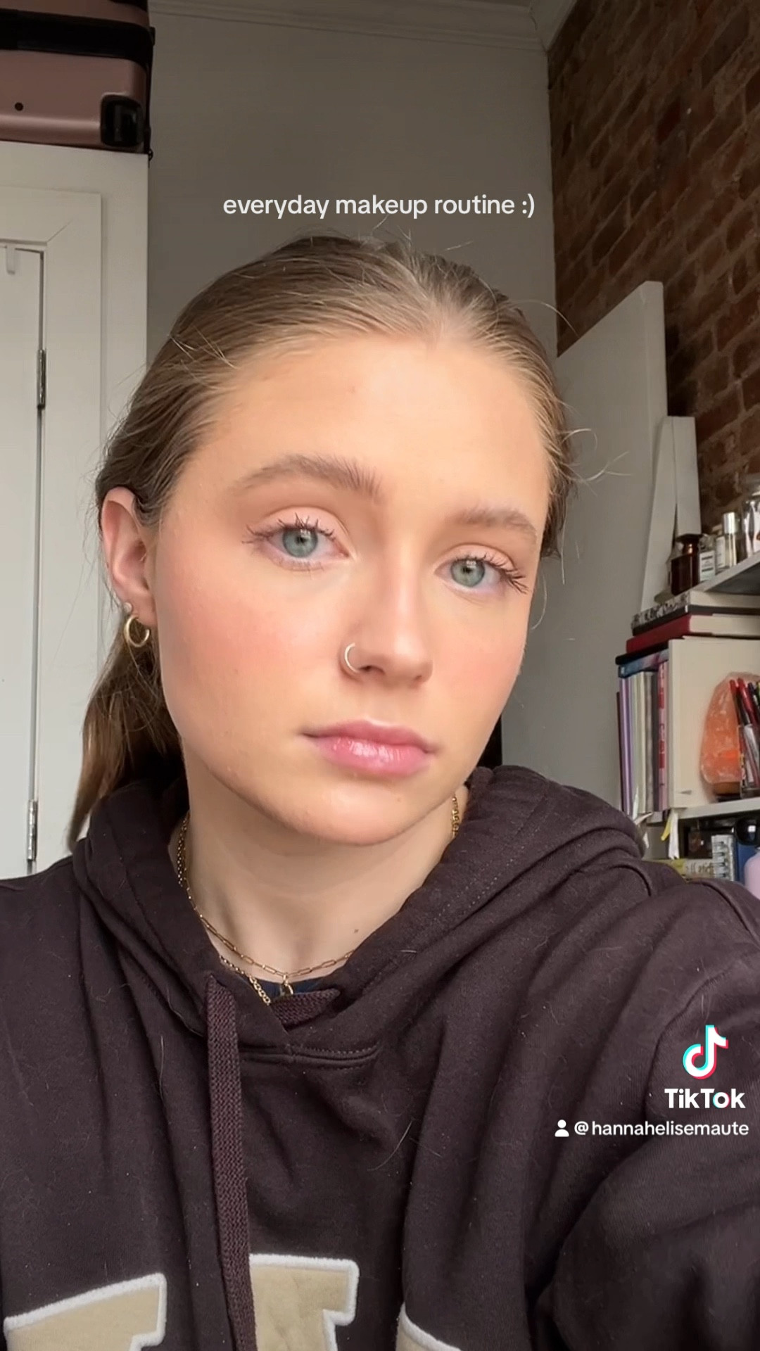 My everyday natural makeup routine (for acne-prone skin)
Shades used:
Skin tint - NU 6
Concealer - light 2.5
Blush - Hope
Contour - fair-medium
Brow pencil - neutral brown
Mascara - Brown
Lip balm - Pink Sugar

#LTKFindsUnder50 #LTKVideo #LTKBeauty