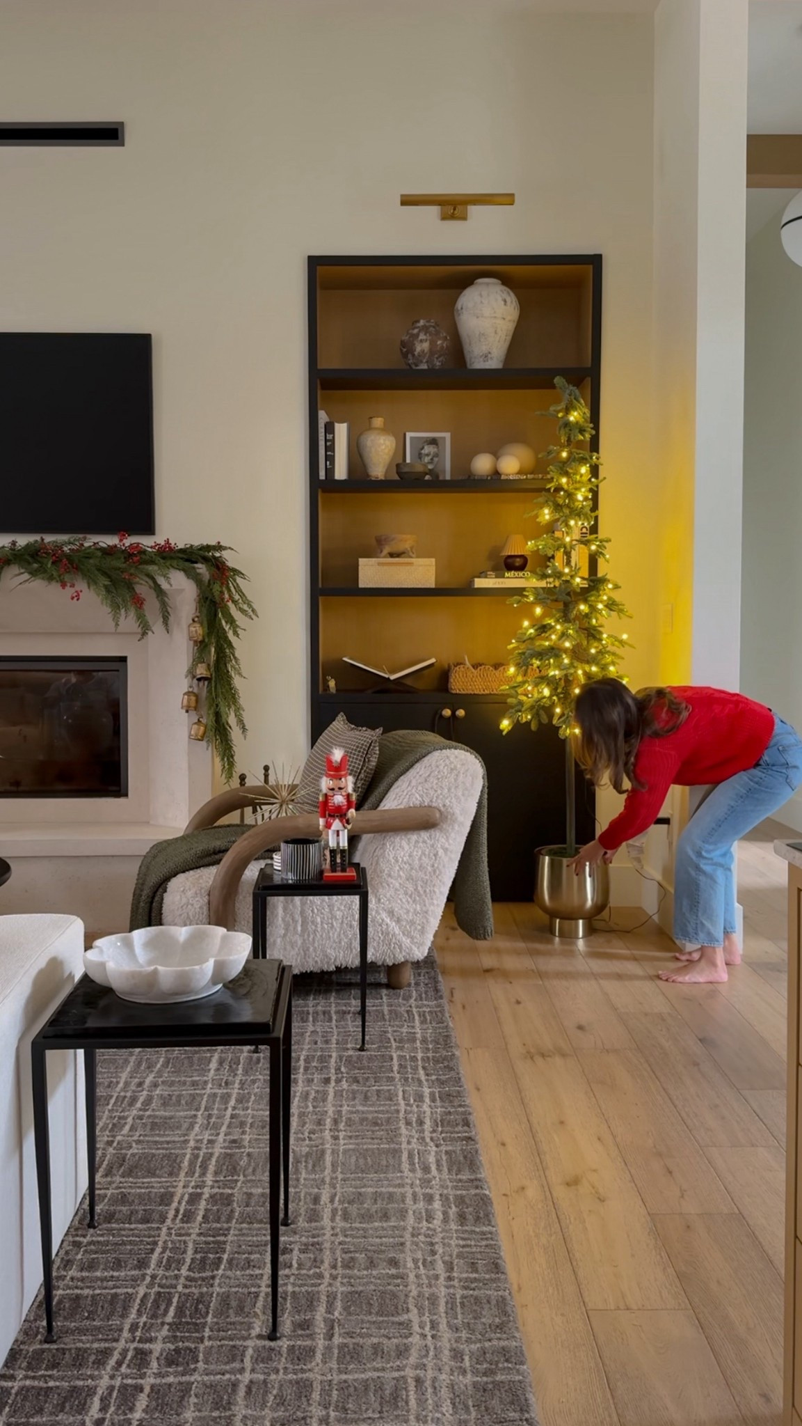 This rug will instantly make you home feel cozy for the holiday season😍

#LTKHoliday #LTKHome