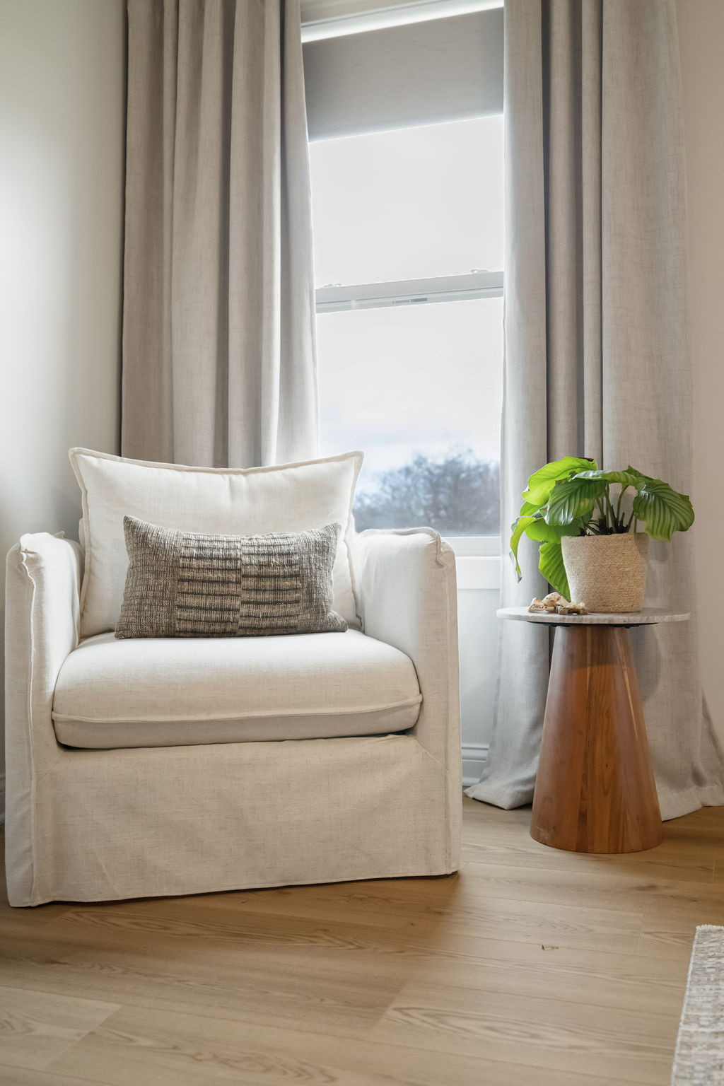 An accent chair we love so much, Rachel put it in her very own home!  Available in a few fabric choices at a great price point - comfortable, elevated, and timeless. 

 

 #LTKHome #LTKStyleTip