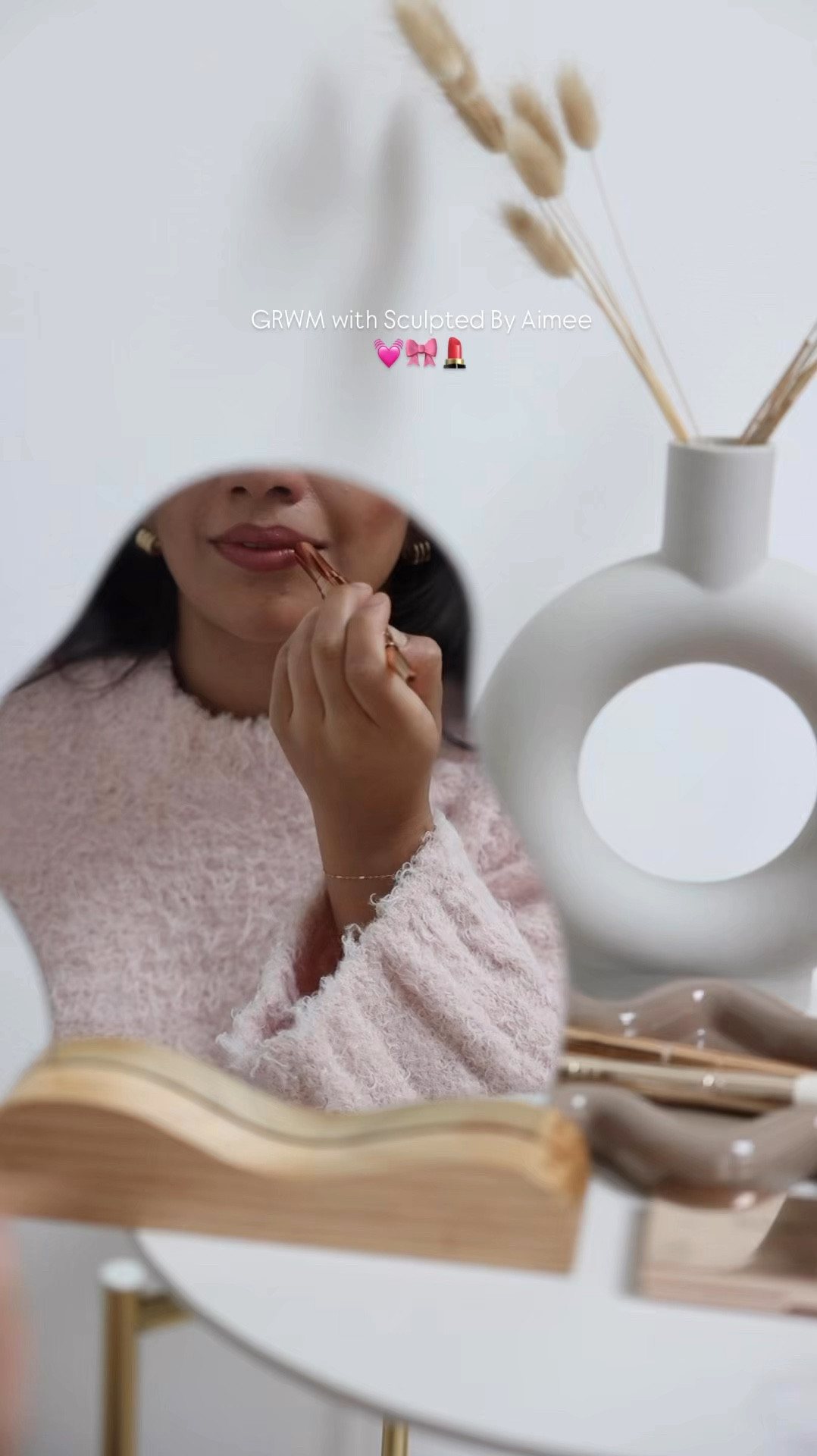 Absolutely loving @sculptedbyaimee for effortless beauty! Their mascara gives the perfect lift, the brow gel keeps everything in place, and the Lip Duo—lip liner and lipstick in one—is a total game-changer. The ultimate handbag essential for a quick, flawless touch-up anytime! ✨ #BeautyOnTheGo #LTKxBootsBeauty

#LTKbeauty