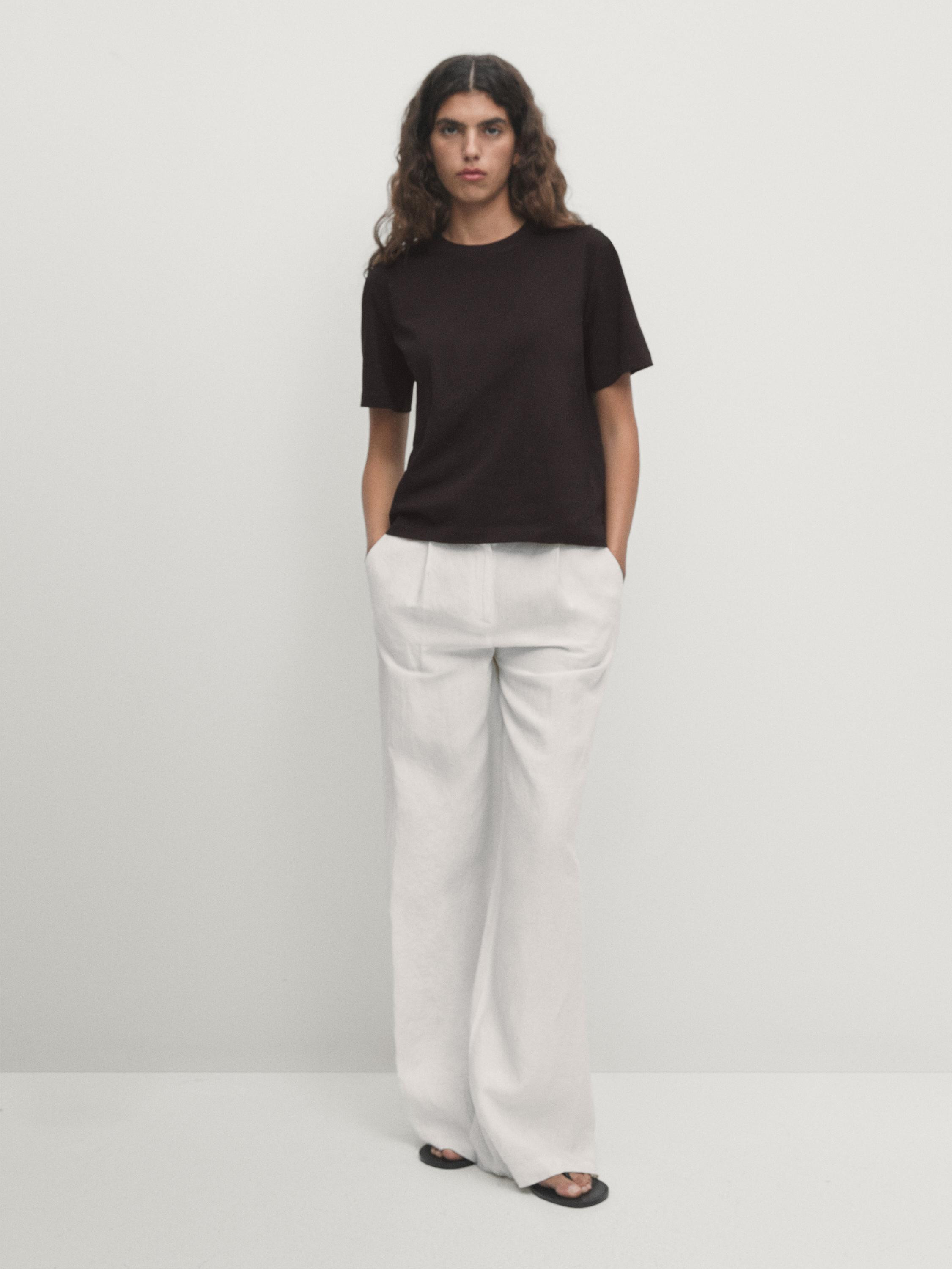 Short sleeve cropped T-shirt  $50.00 T-shirt made of 100% cotton. Crew neck. Short sleeves. Cropp... | Massimo Dutti US