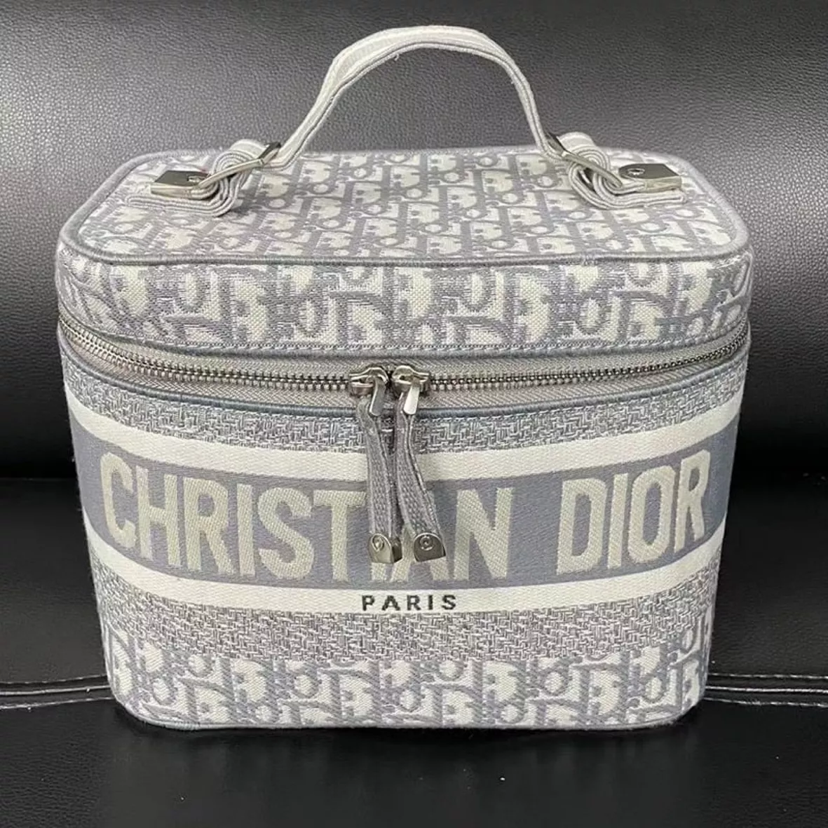 Dior offers its star bags in mini format!