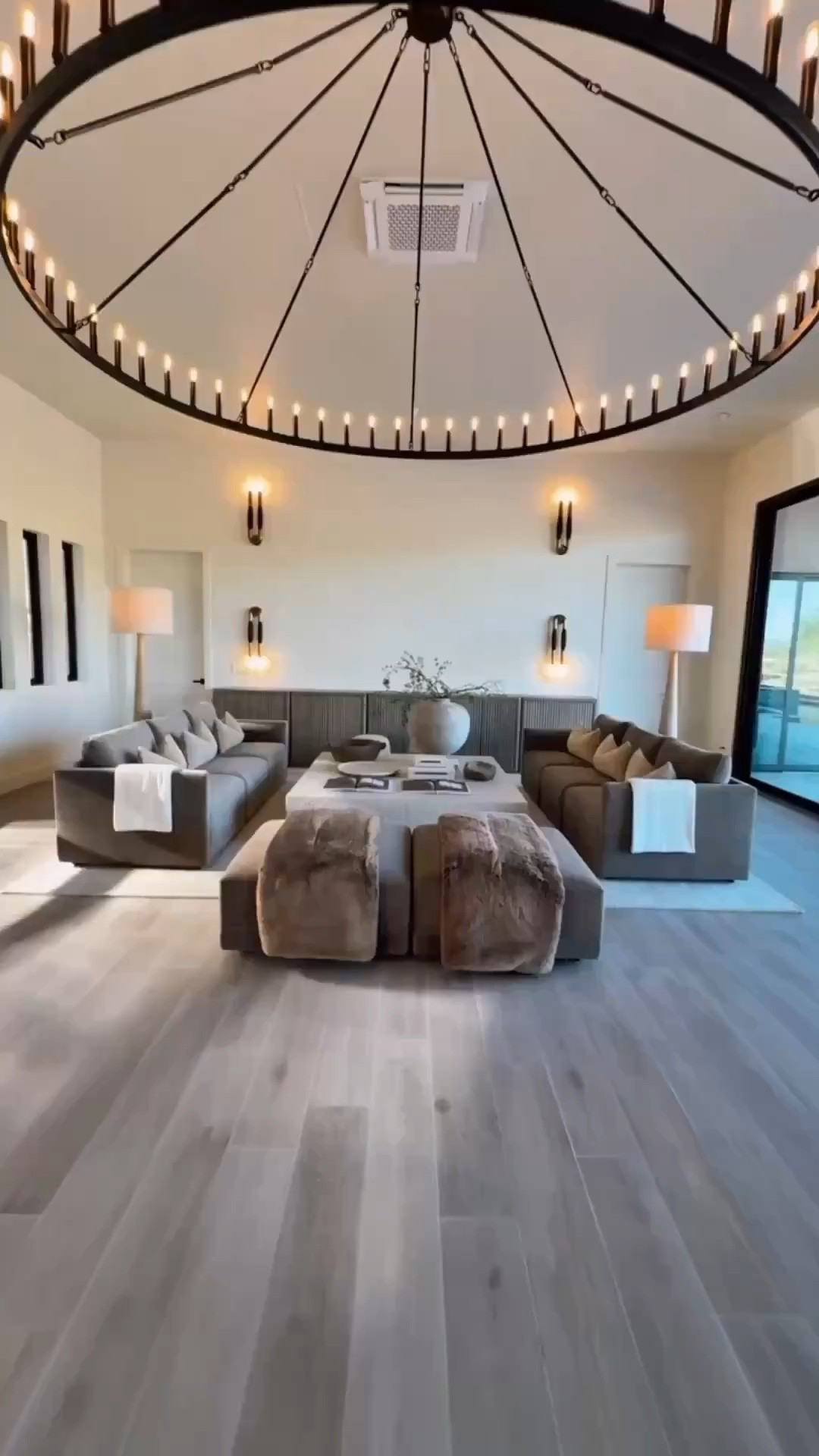 Proof the paint works… and the lighting glow‑up doesn’t hurt either 😉🤎 Color drenching completely transformed this room. Making it brighter, taller, and so much more elevated. It’s wild how a single shade can make a space feel luxe, cohesive, and intentionally designed 🤎✨


#colordrenching #beforeandafterhome #rhhomedecor #livingroommakeover #modernhome #wayfairhome #amazonhomefinds #neutraldecor

#LTKU #LTKHome #LTKdayinmylife