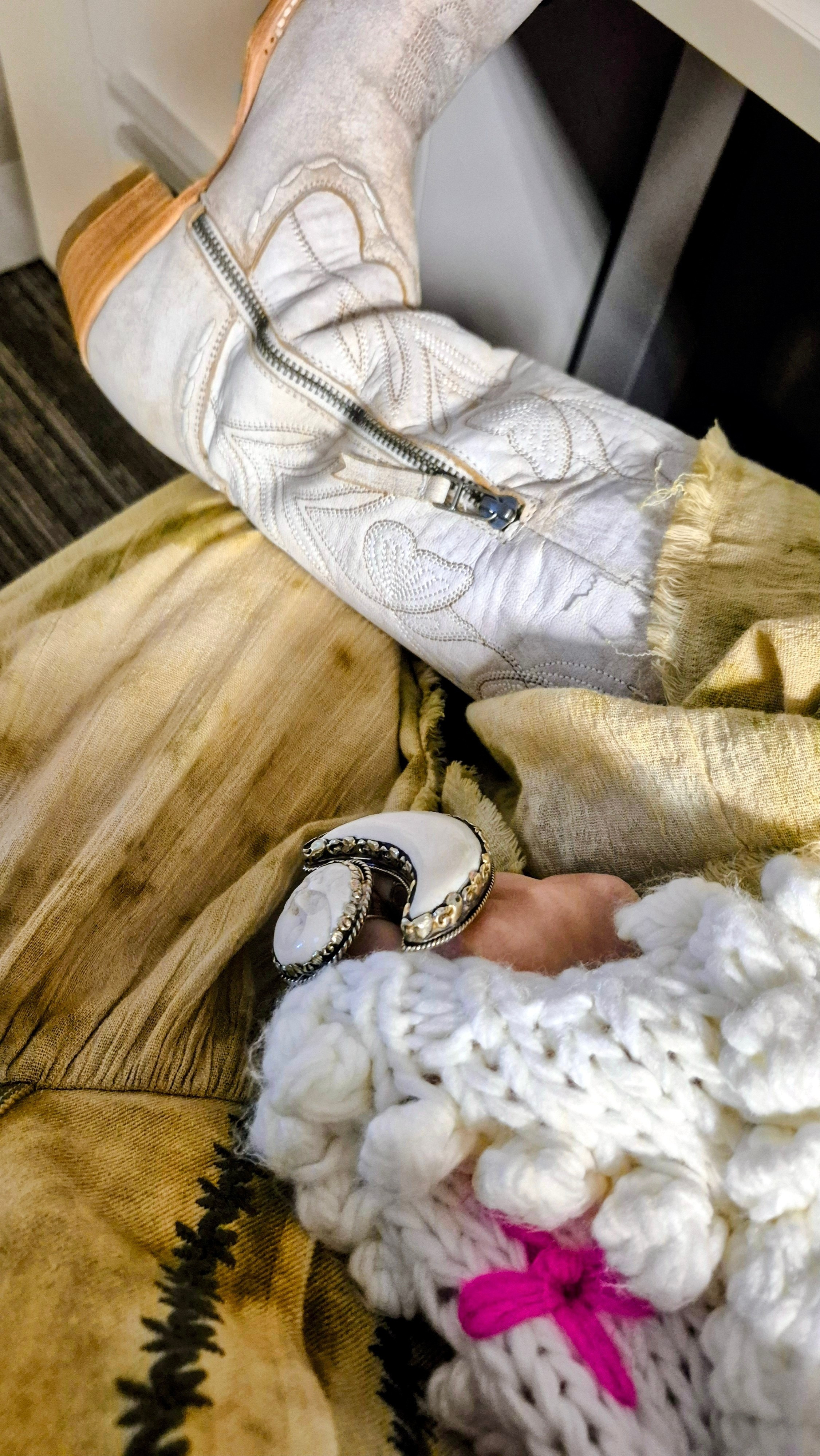 ​#LTKstyletip #LTKunder50 #LTKunder100 #BohoWestern #WesternStyle #WhiteCowboyBoots #OOTD #BohoStyle #HereWithAli #ShopMyLook #NeutralStyle #WesternAesthetic

#LTKFestival #LTKWorkwear #LTKootd