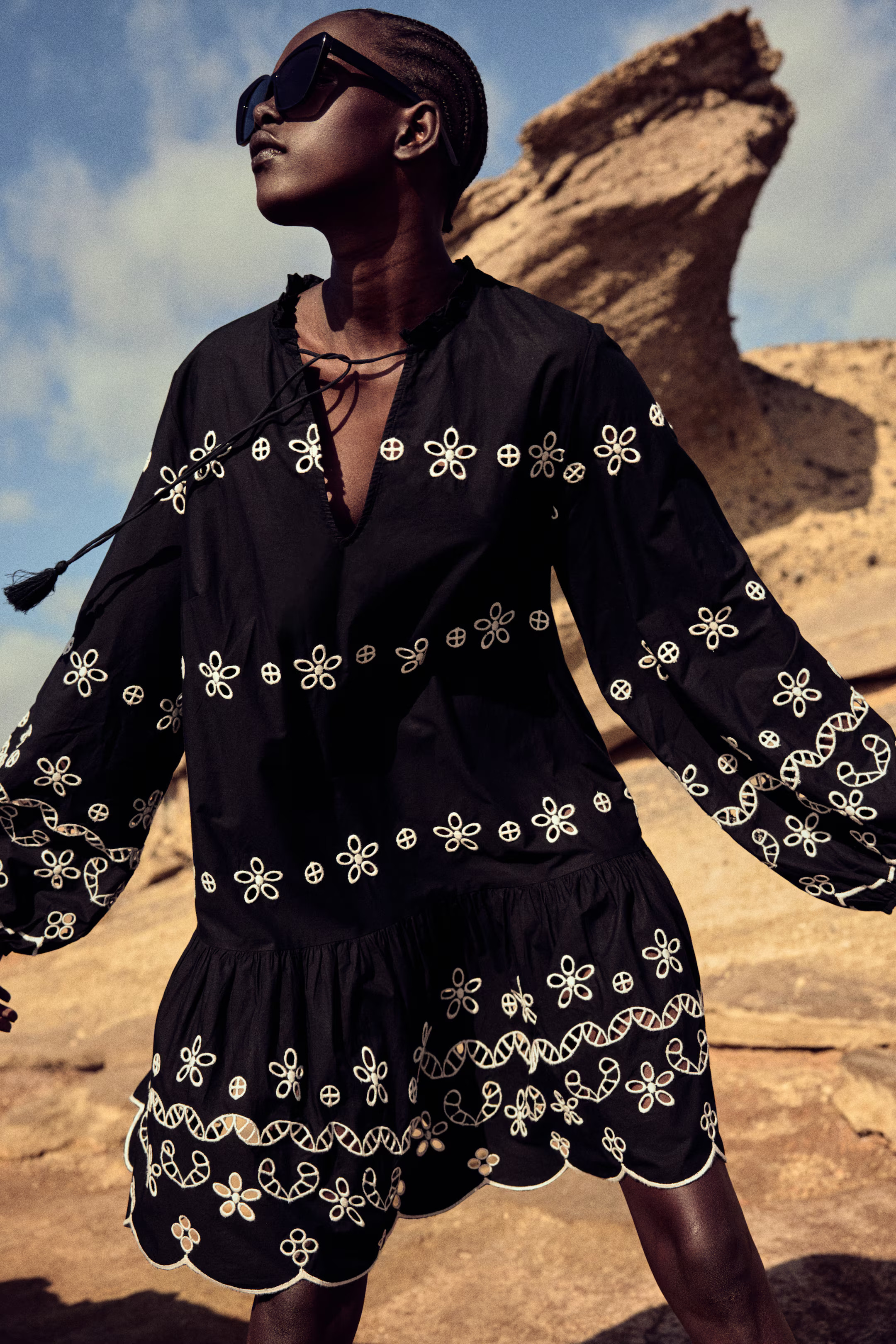 Broderie anglaise tunic dress - Black/White - Ladies | H&M GB | H&M (UK, MY, IN, SG, PH, TW, HK)