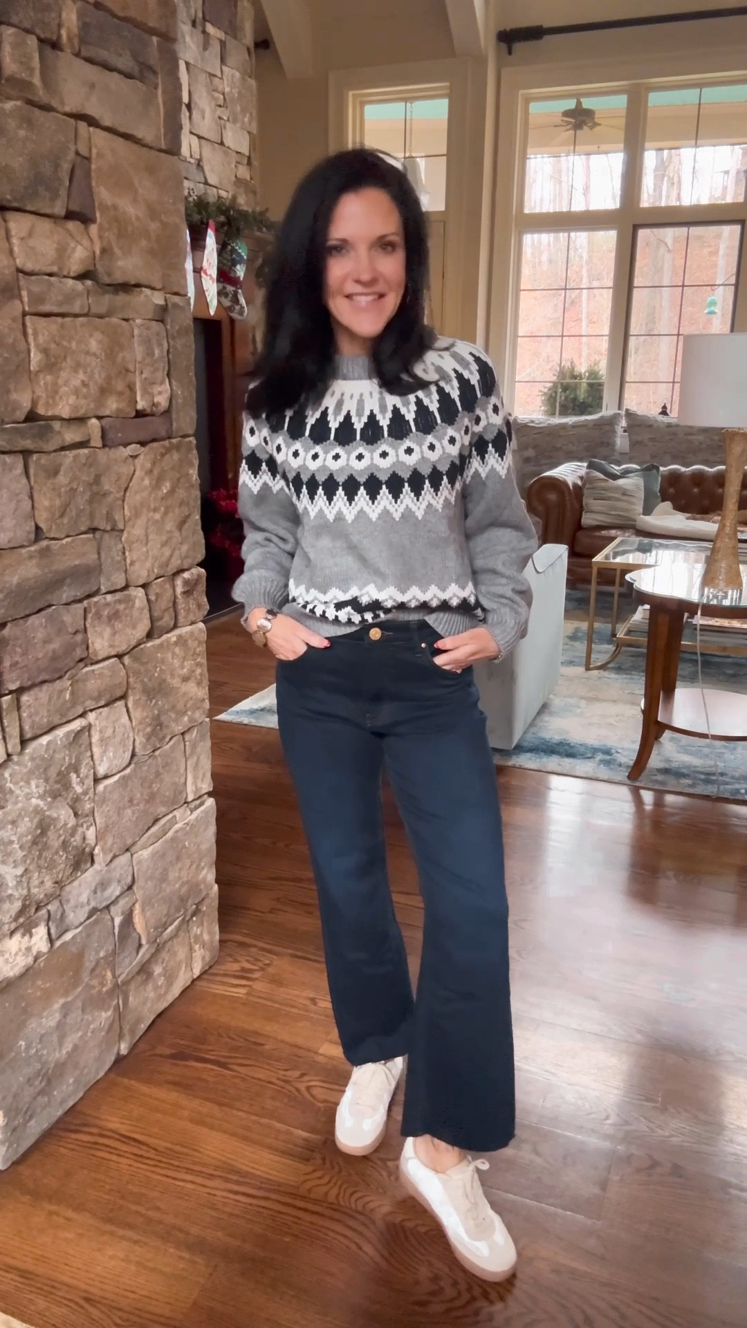 Beautiful fair isle sweater • perfect to pair with jeans for a casual cozy vibe.  Wearing small 