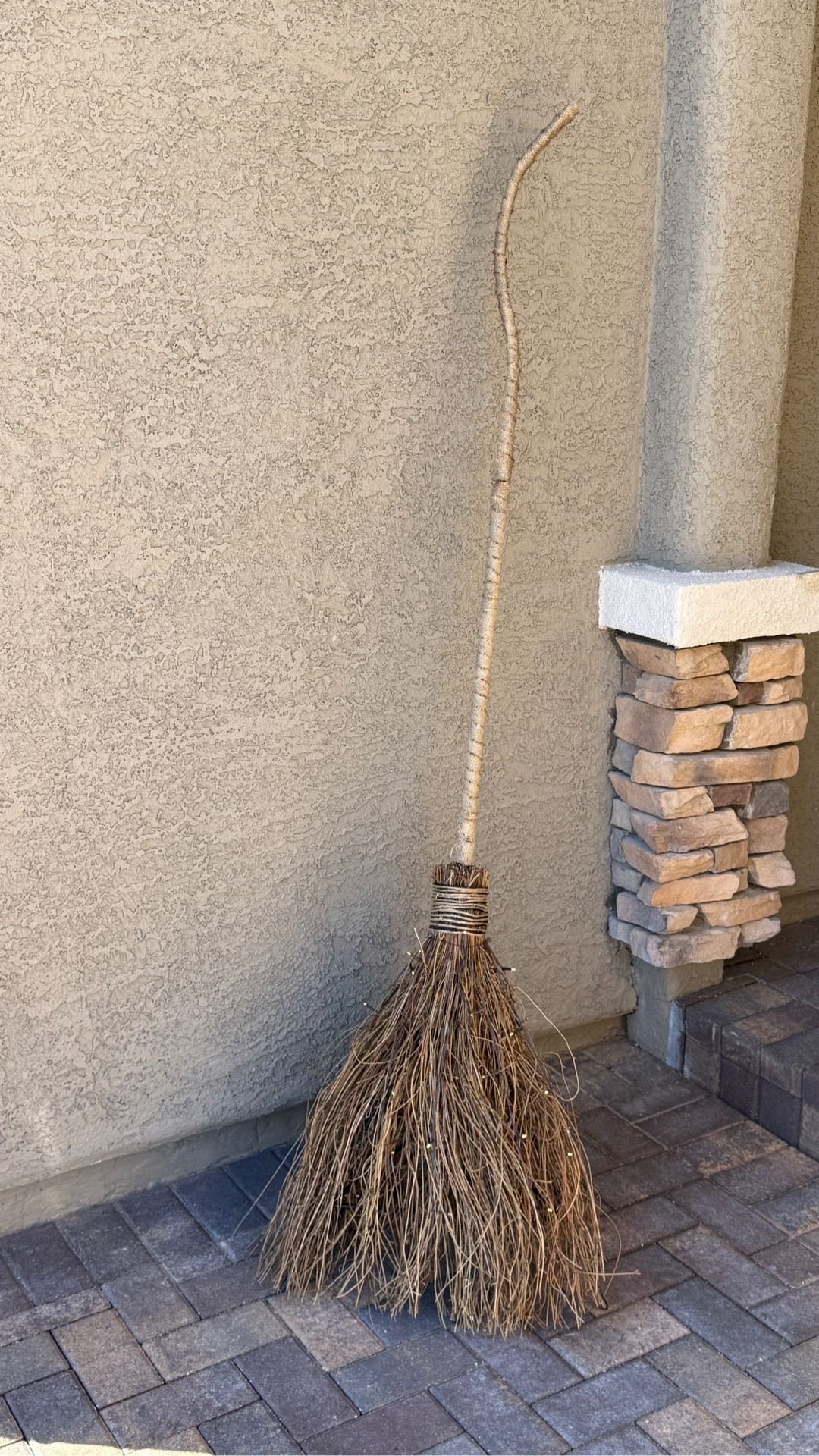 This light up broom runs on batteries and a timer. 

#LTKHalloween