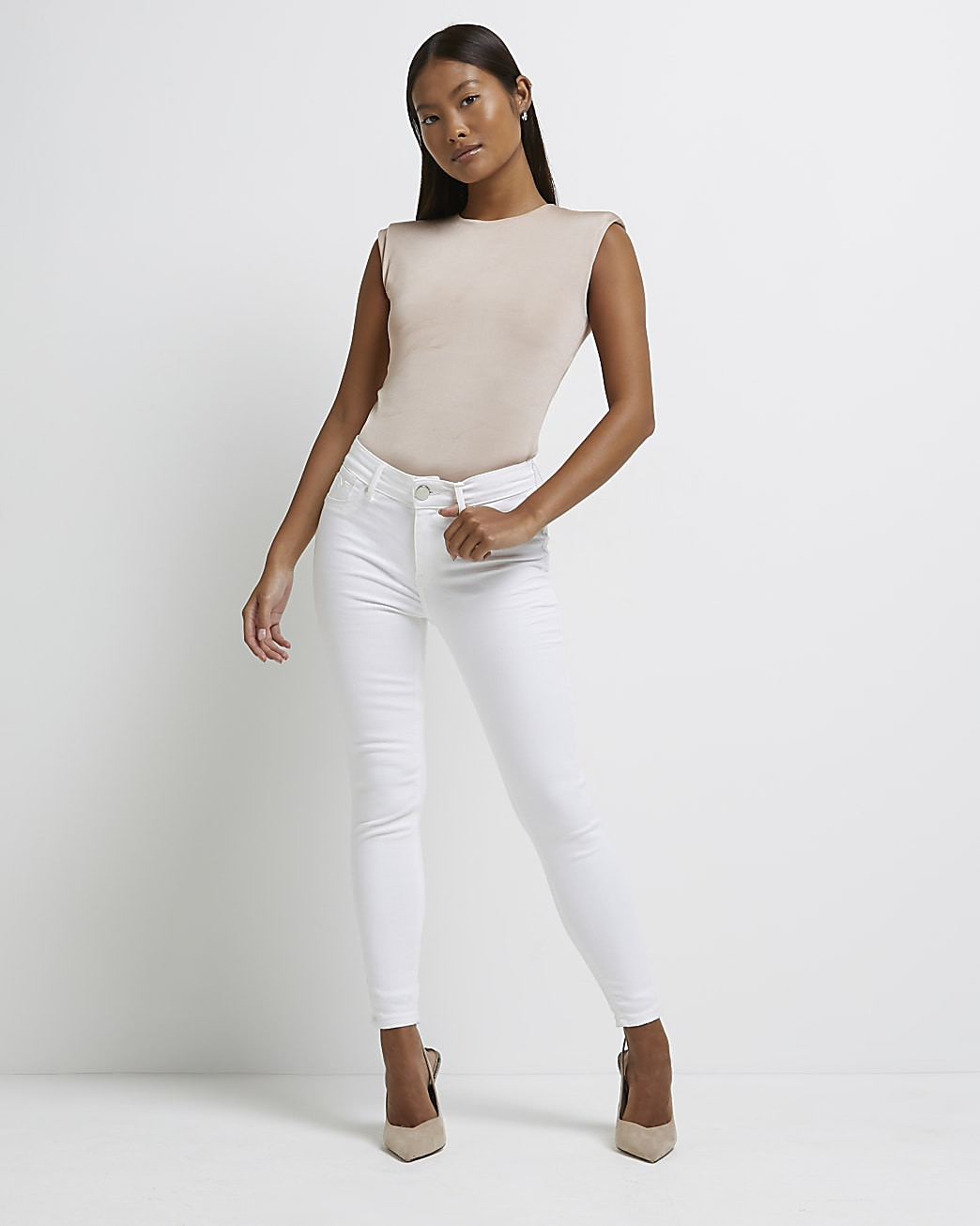Petite white mid rise bum sculpt skinny jeans | River Island (UK & IE)