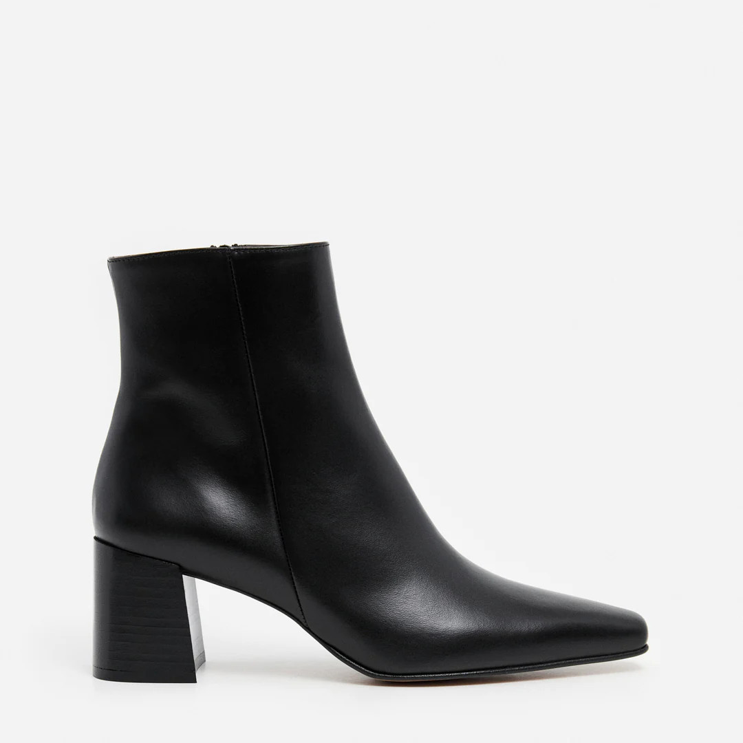 Gill Leather Black Boot | Flattered