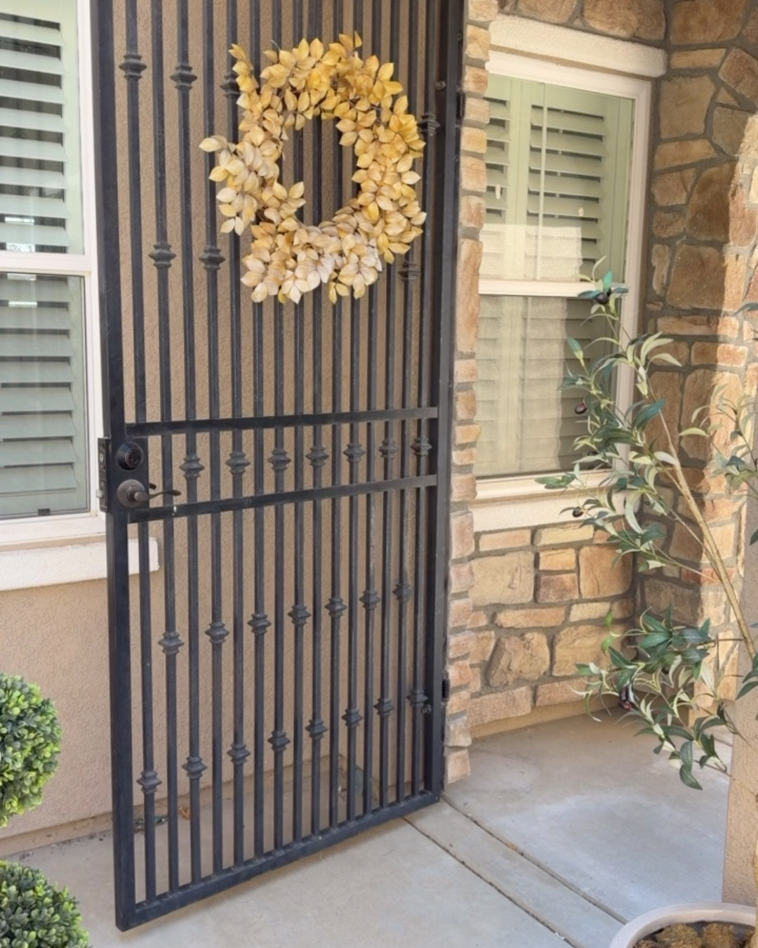 #ad I partnered with @Lowe's to do a quick diy! I refreshed my front gate for spring!!! #lowespartner

#LTKSeasonal #LTKHome #LTKSpringSale